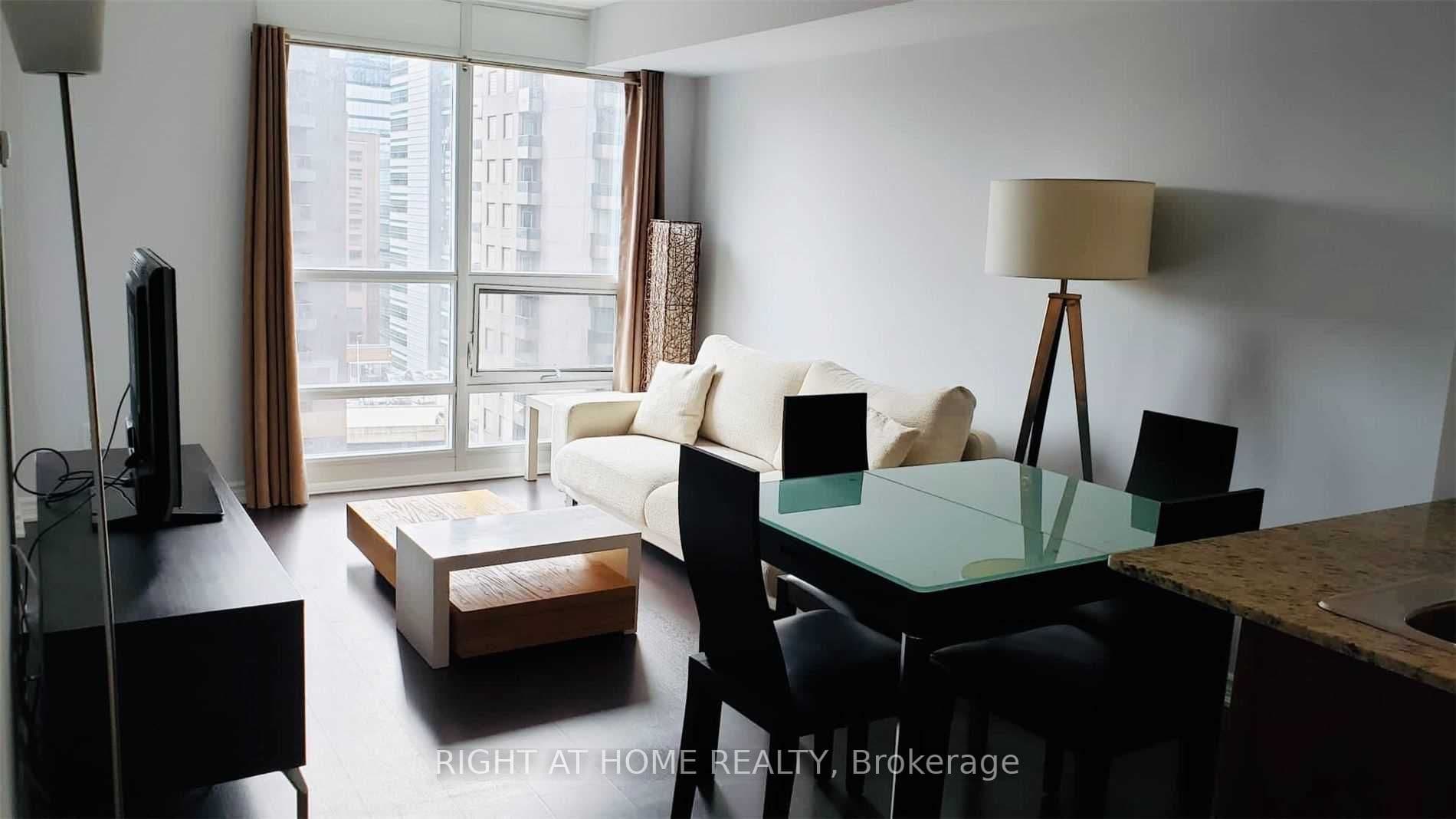 Unit 1510 761 Bay Street photo 1