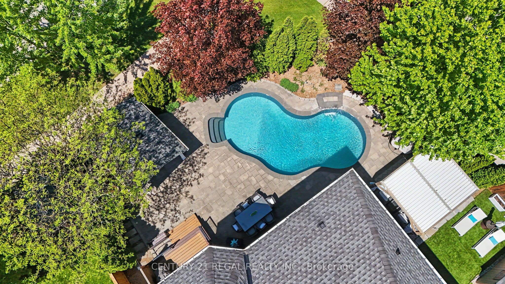2260 Chickadee Crescent photo 1