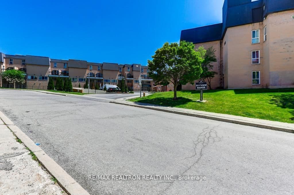 Unit 1045 100 Mornelle Court photo 1
