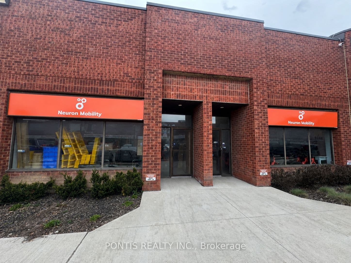Unit 14 2080 STEELES Avenue photo 1
