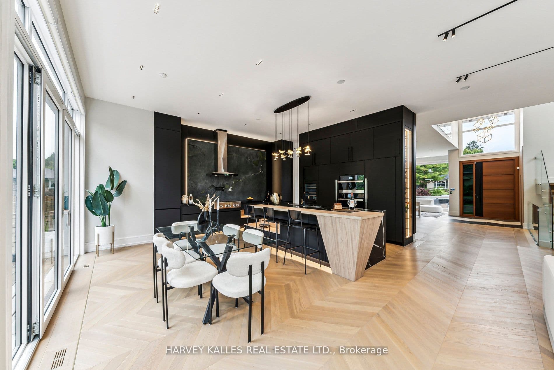 139 Newton Drive photo 1