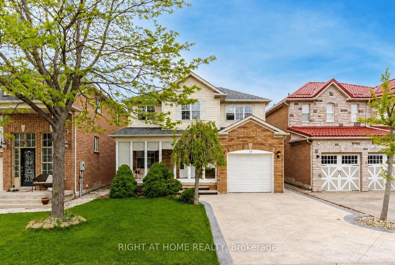 10 Charleswood Circle photo 1