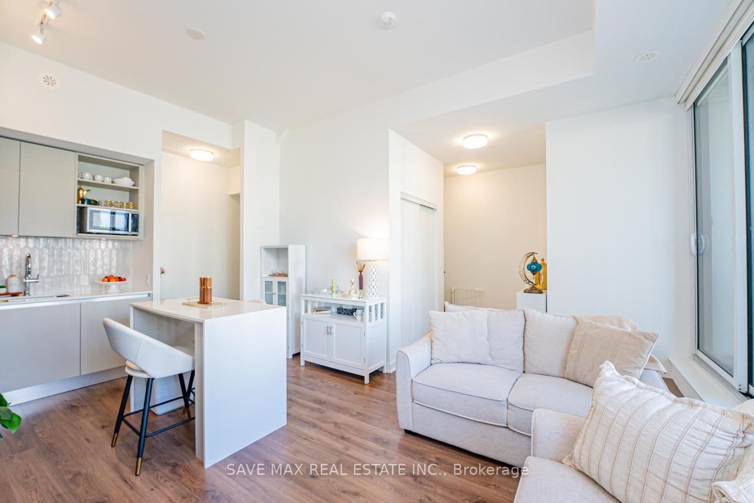 Unit 129 3020 Trailside Drive photo 1