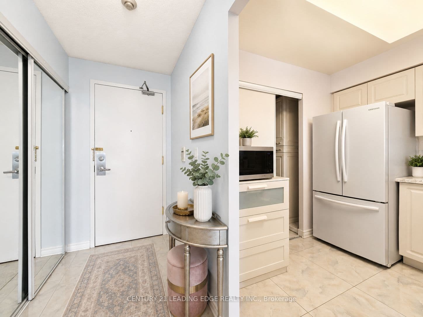 Unit 2721 68 Corporate Drive photo 1