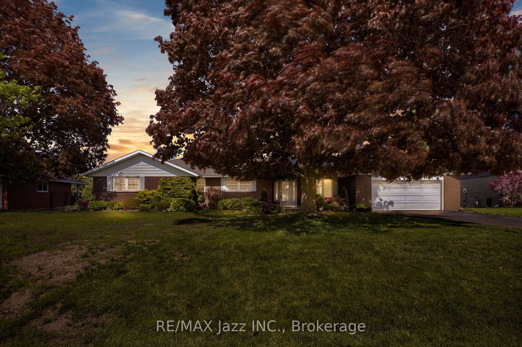 961 Swiss Heights photo 1