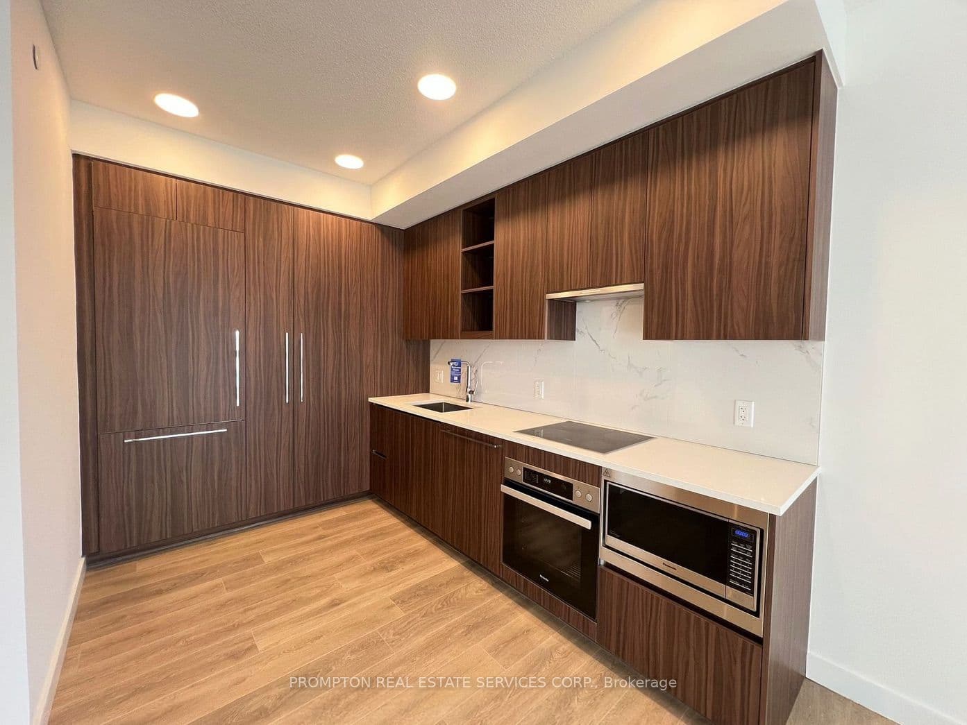 Unit 2012 27 MCMAHON Drive photo 1