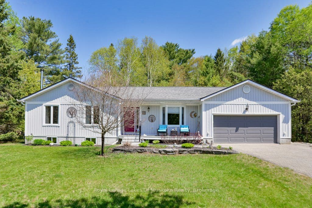 99 Glencairn Crescent photo 1