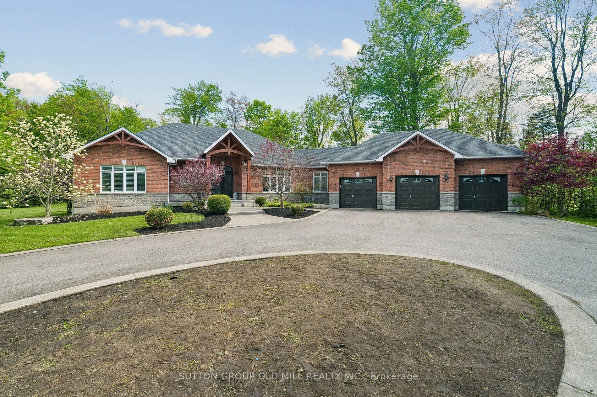 7 Rolling Meadow Drive photo 1