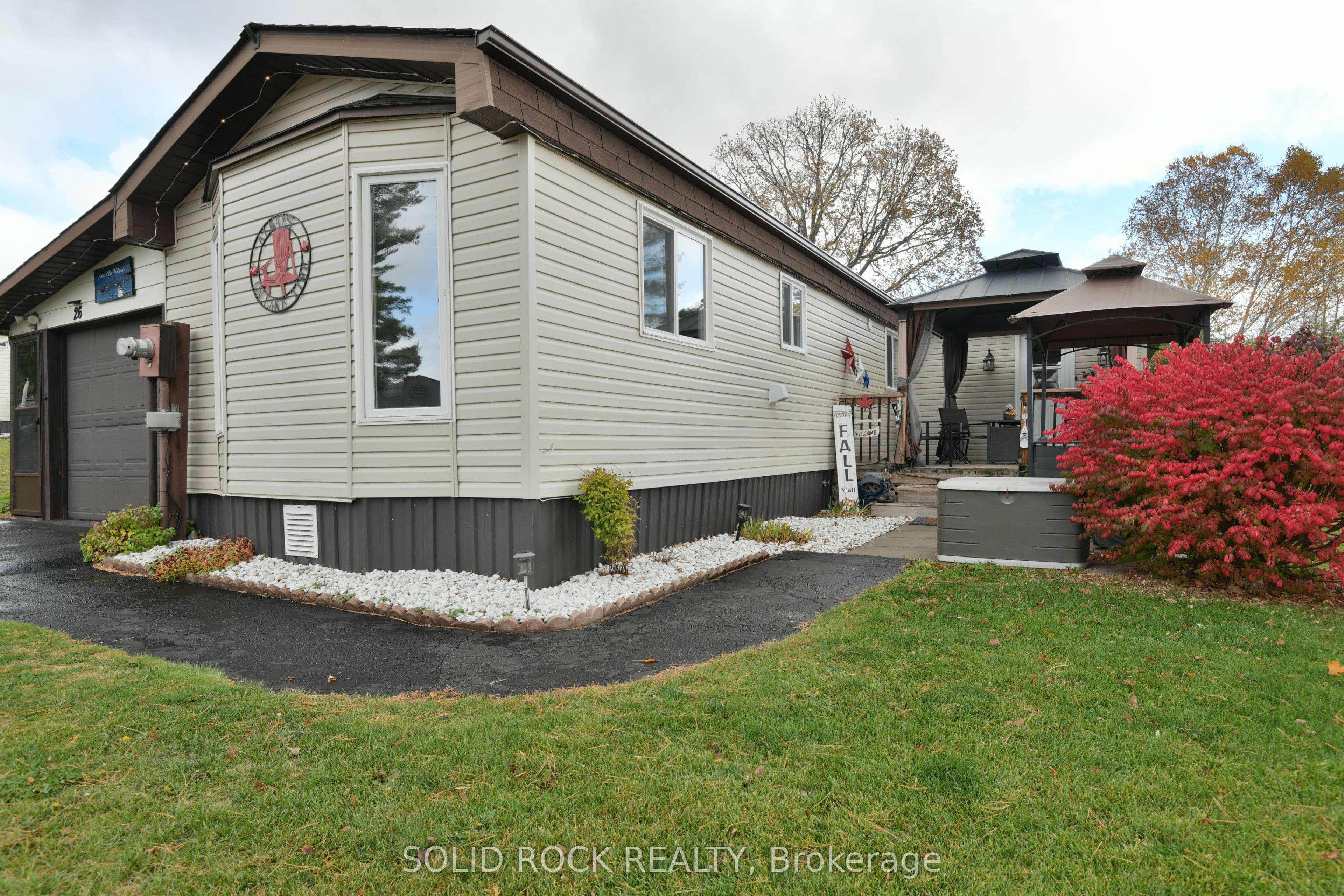 26 Evergreen Lane photo 1
