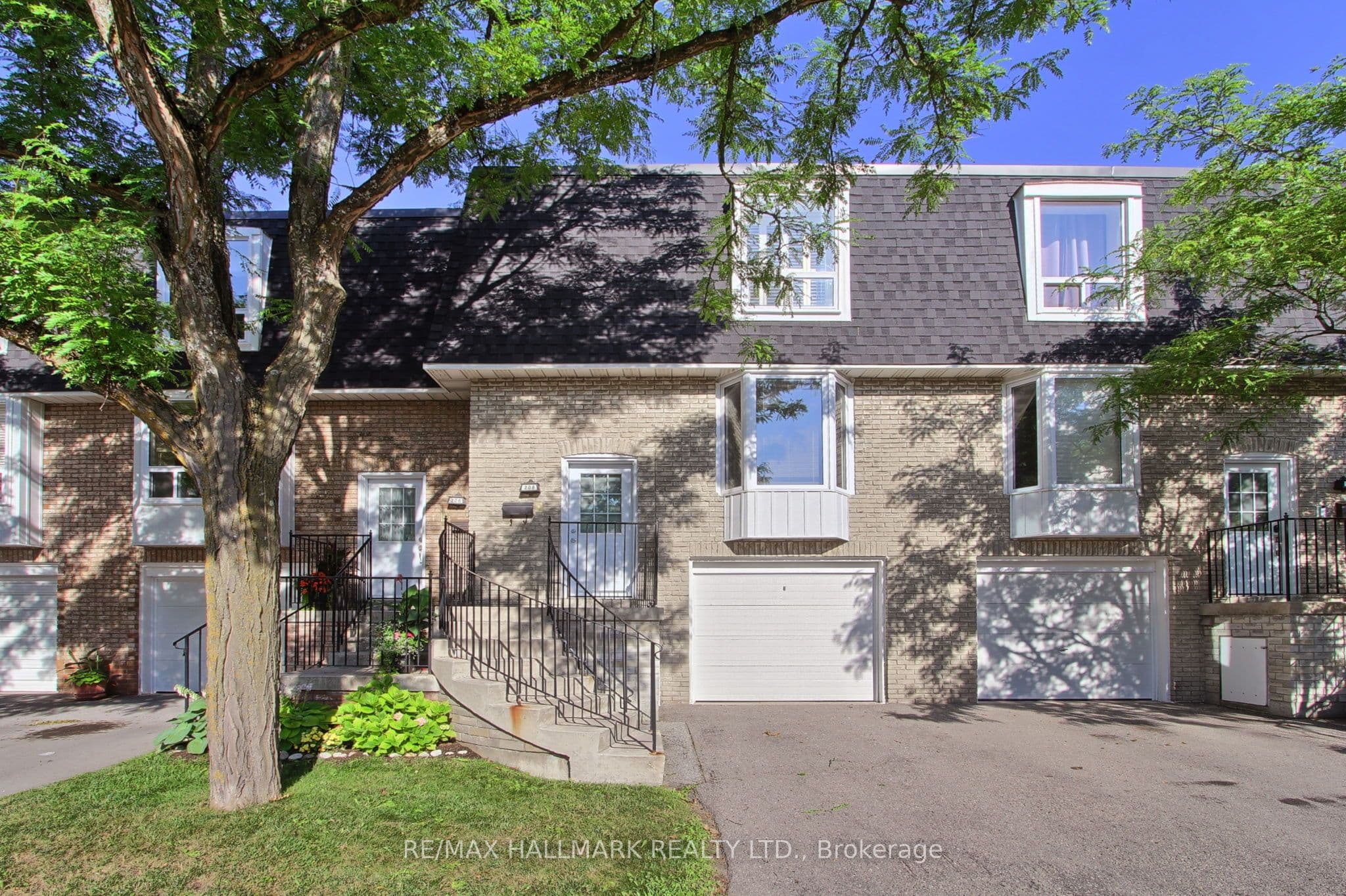 Unit 50 208 Royal Orchard Boulevard photo 1