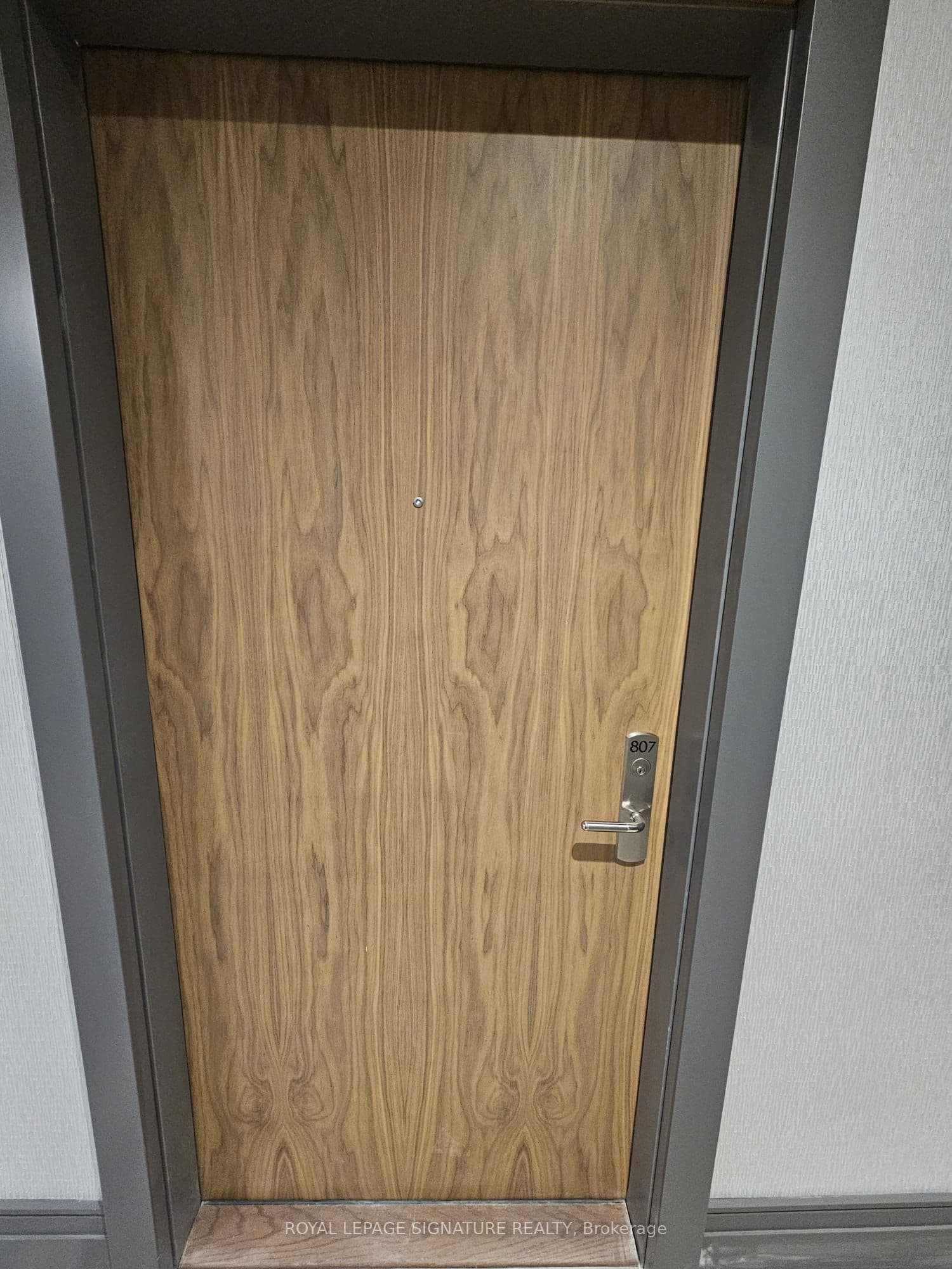 Unit 807 27 Korda Gate photo 1