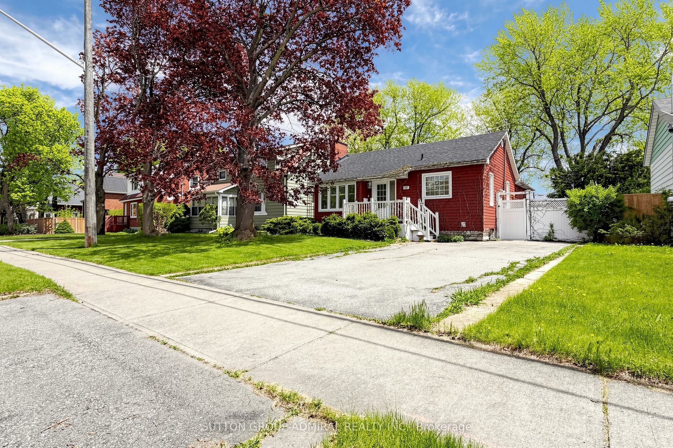 101 Denison Avenue photo 1