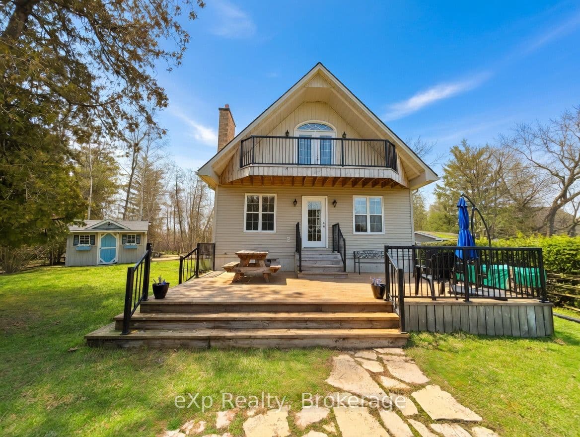 705 Victoria Road photo 1