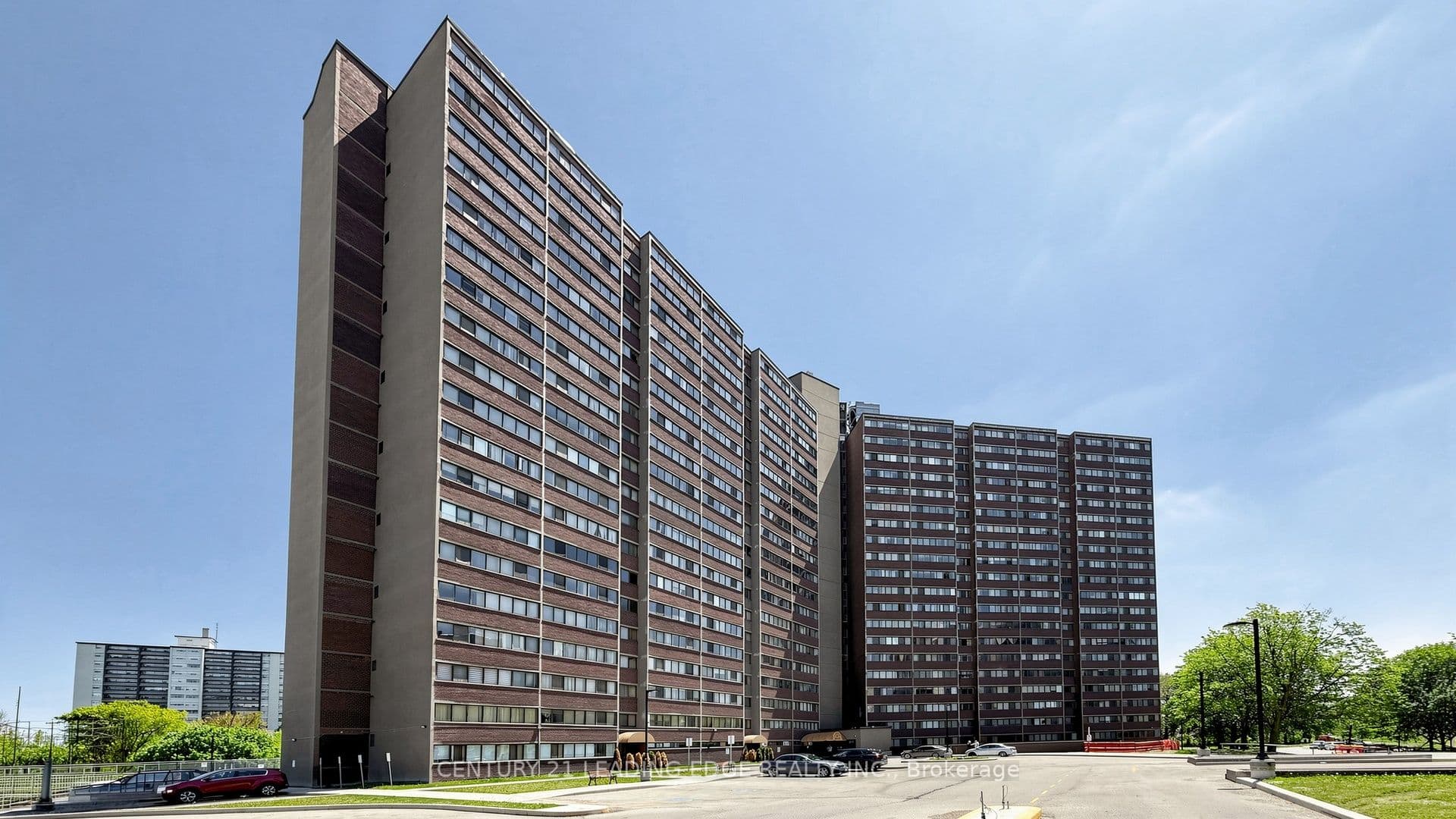 Unit 914 11 Wincott Dr Drive photo 1