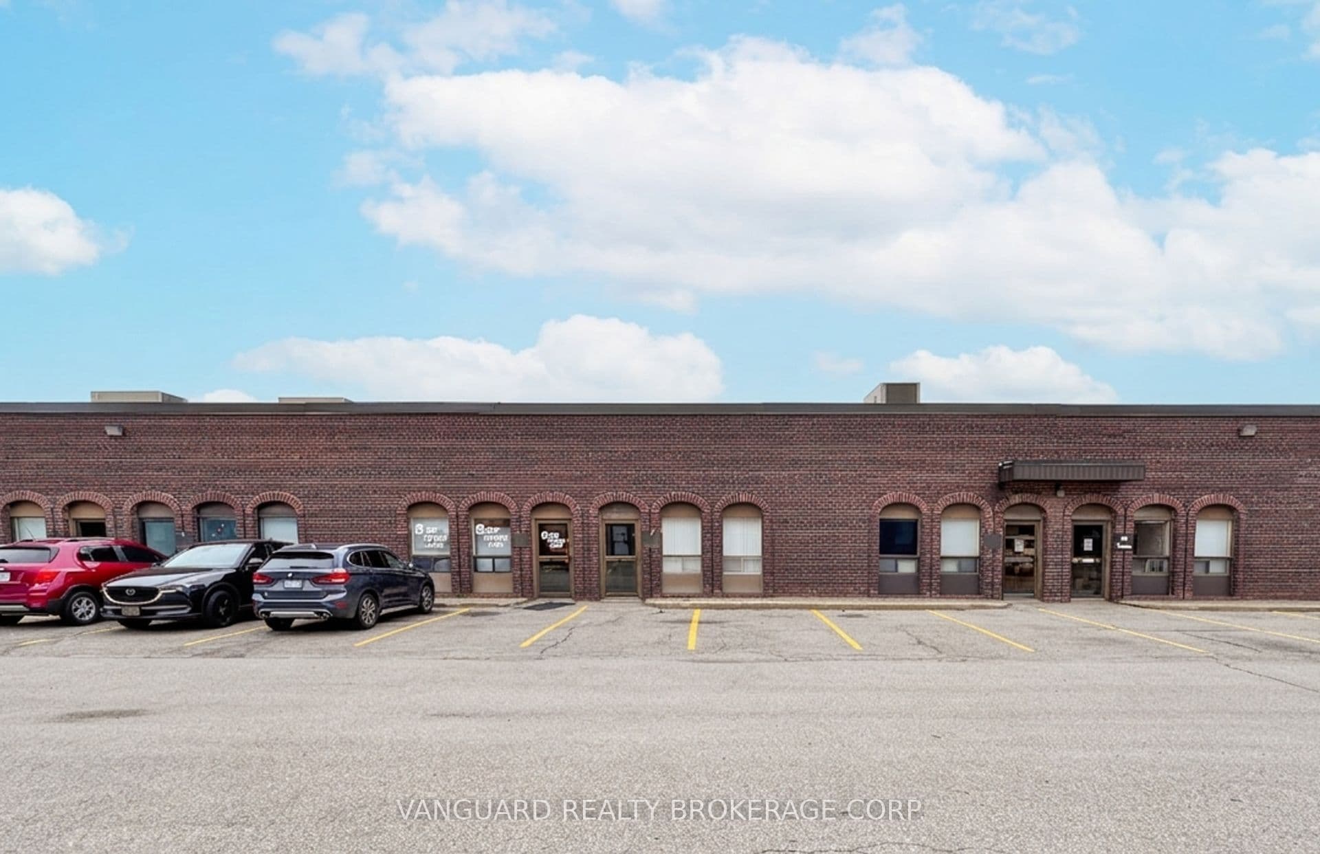 Unit 5 4480 Chesswood Drive photo 1