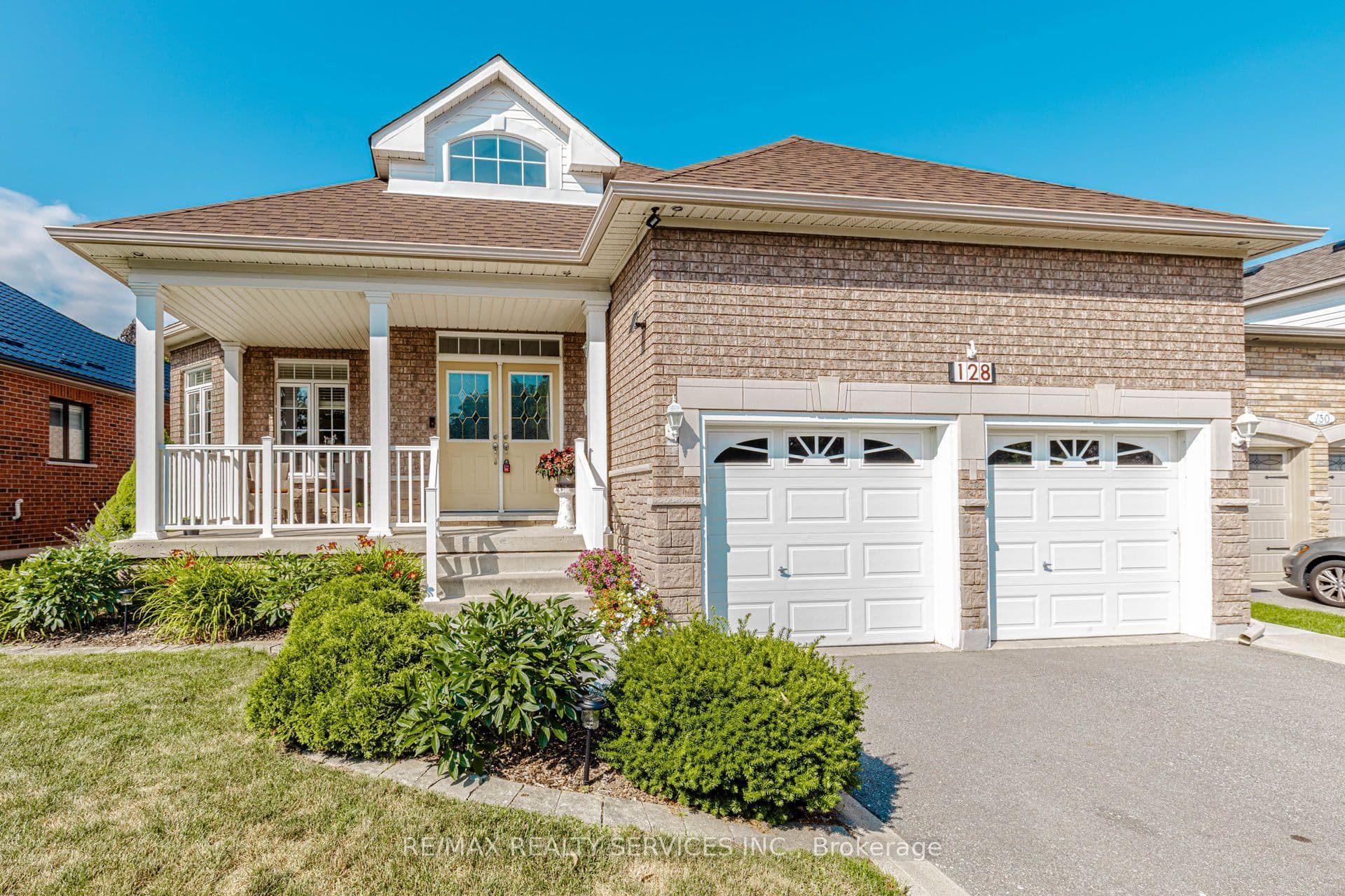 128 Valleywood Boulevard photo 1