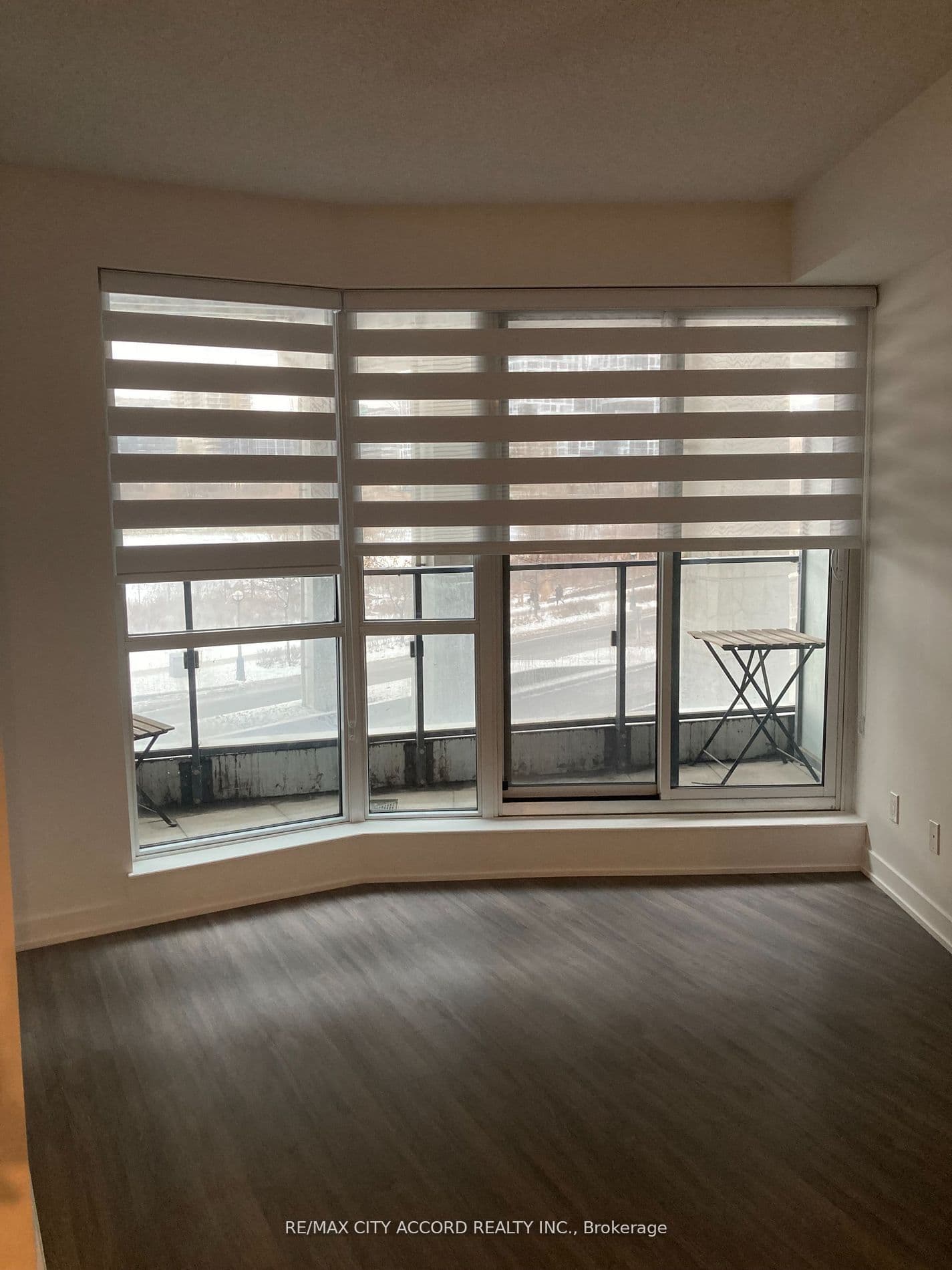 Unit 302 50 Bruyeres Mews photo 1