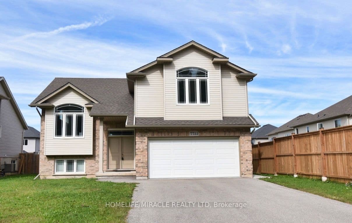 Unit Upper 7733 Oldfield Road photo 1