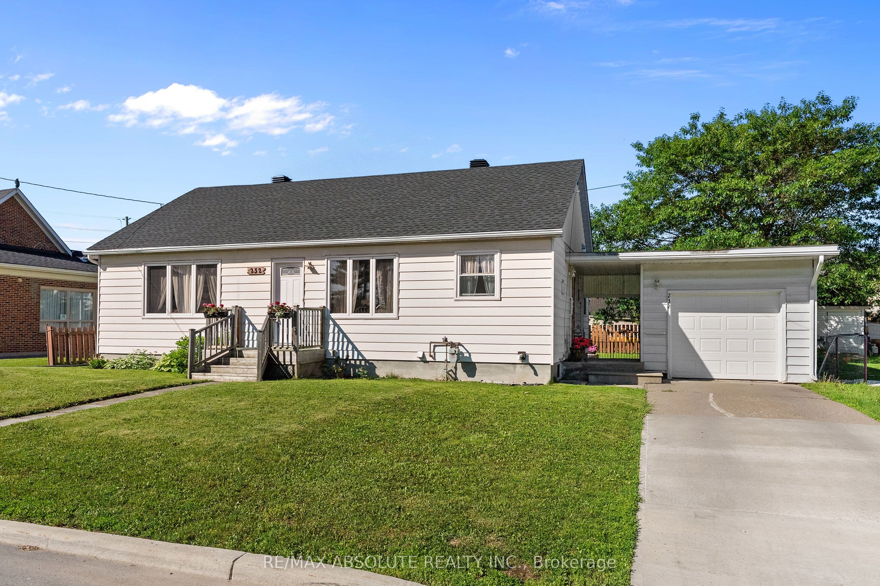 232 Alicia Street photo 1