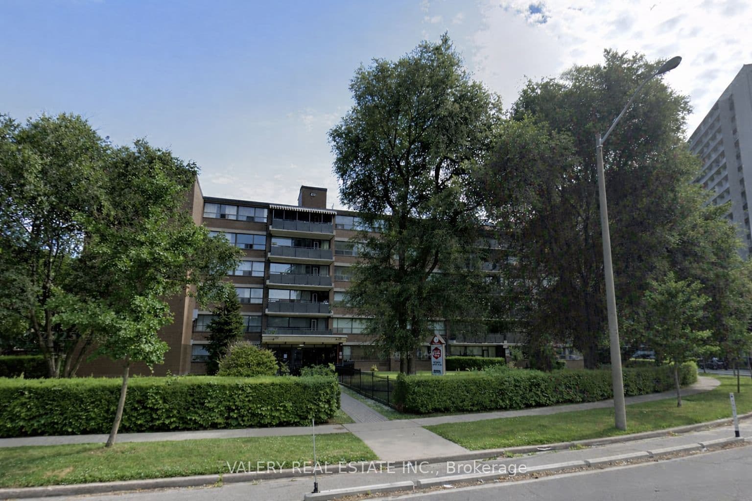 Unit 501 42 Thorncliffe Park Drive photo 1