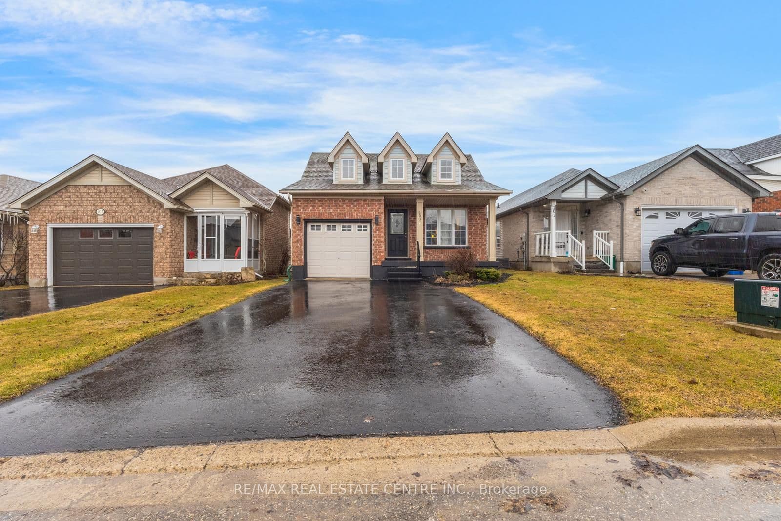 103 Biscayne Crescent photo 1