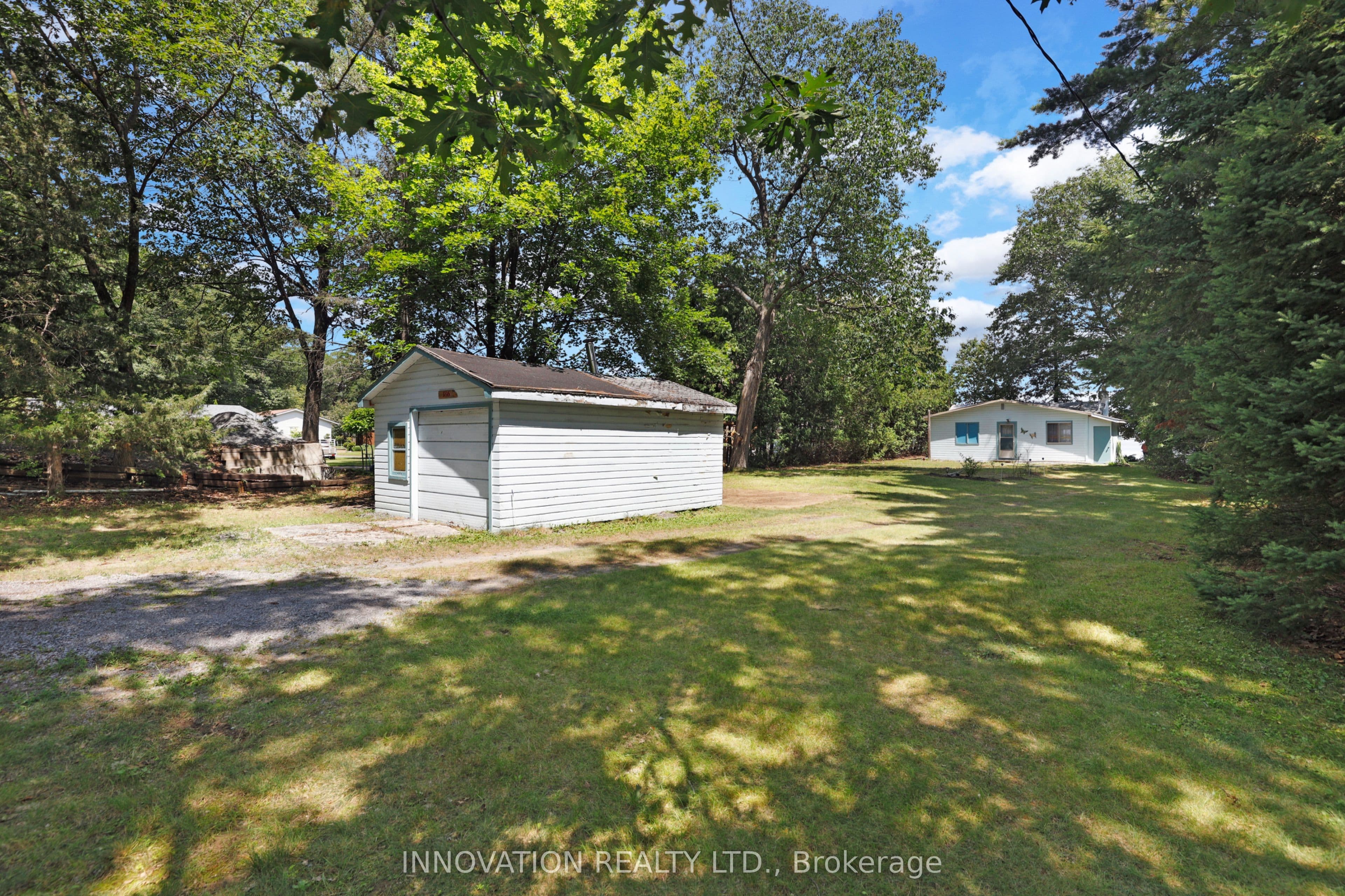 186 Bayview Drive photo 1