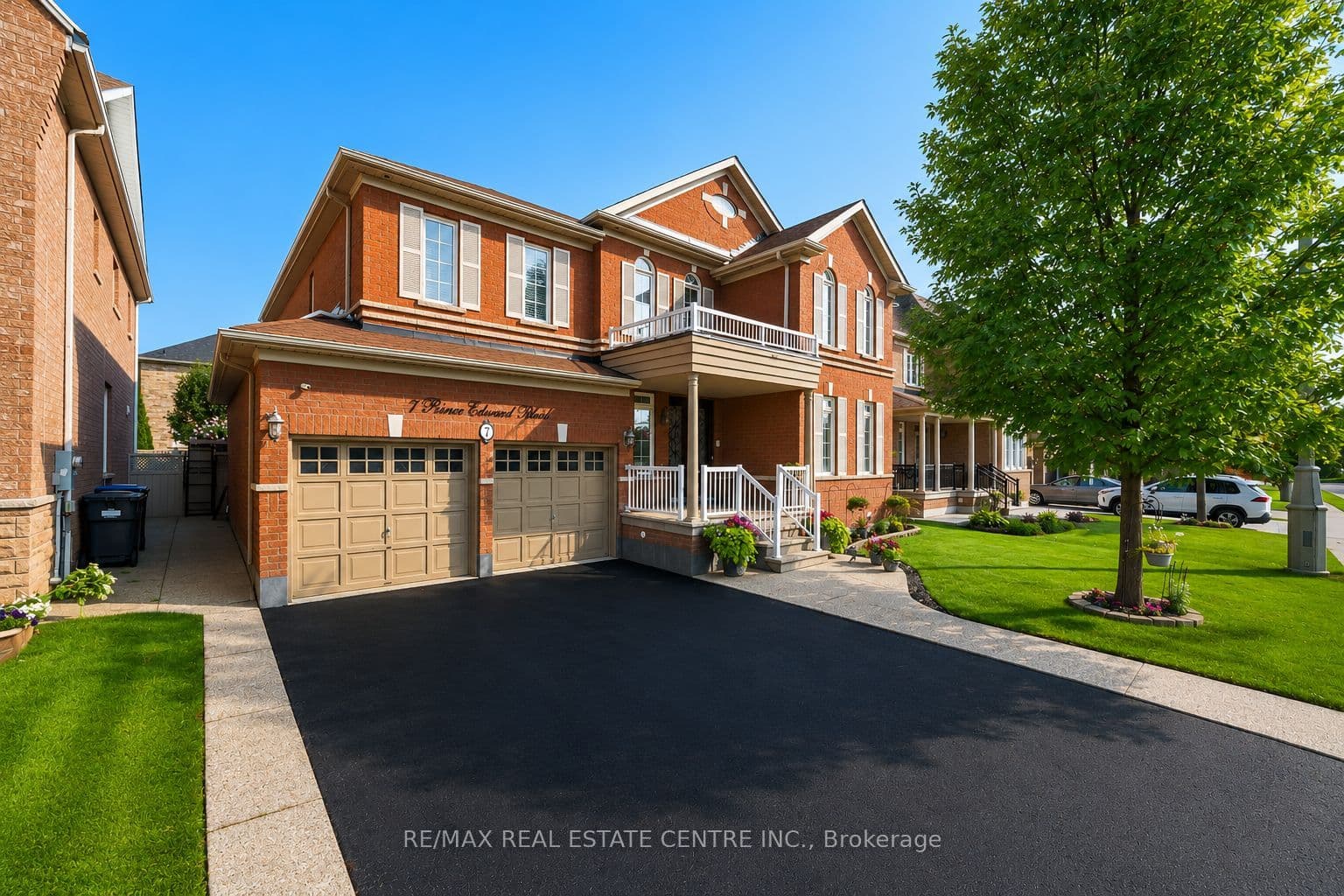 7 Prince Edward Boulevard photo 1