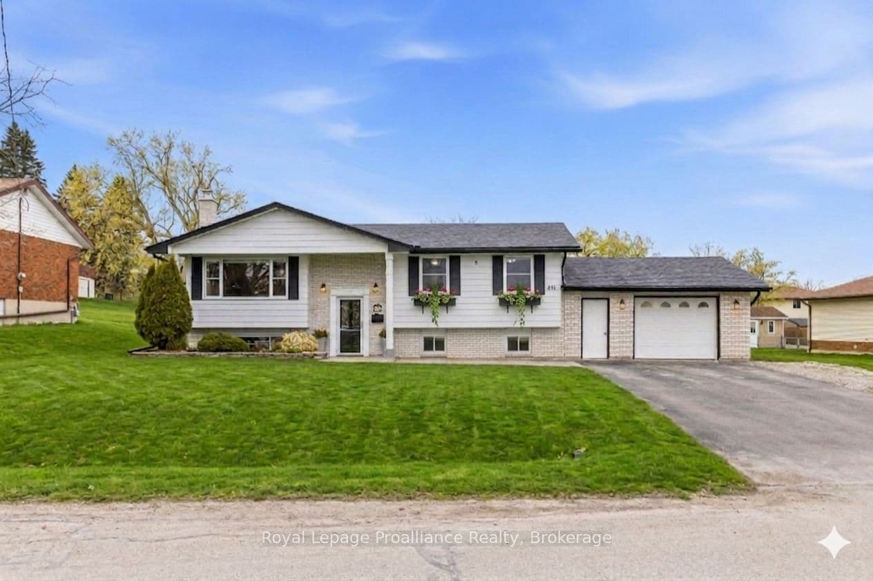 836 Stewart Drive photo 1
