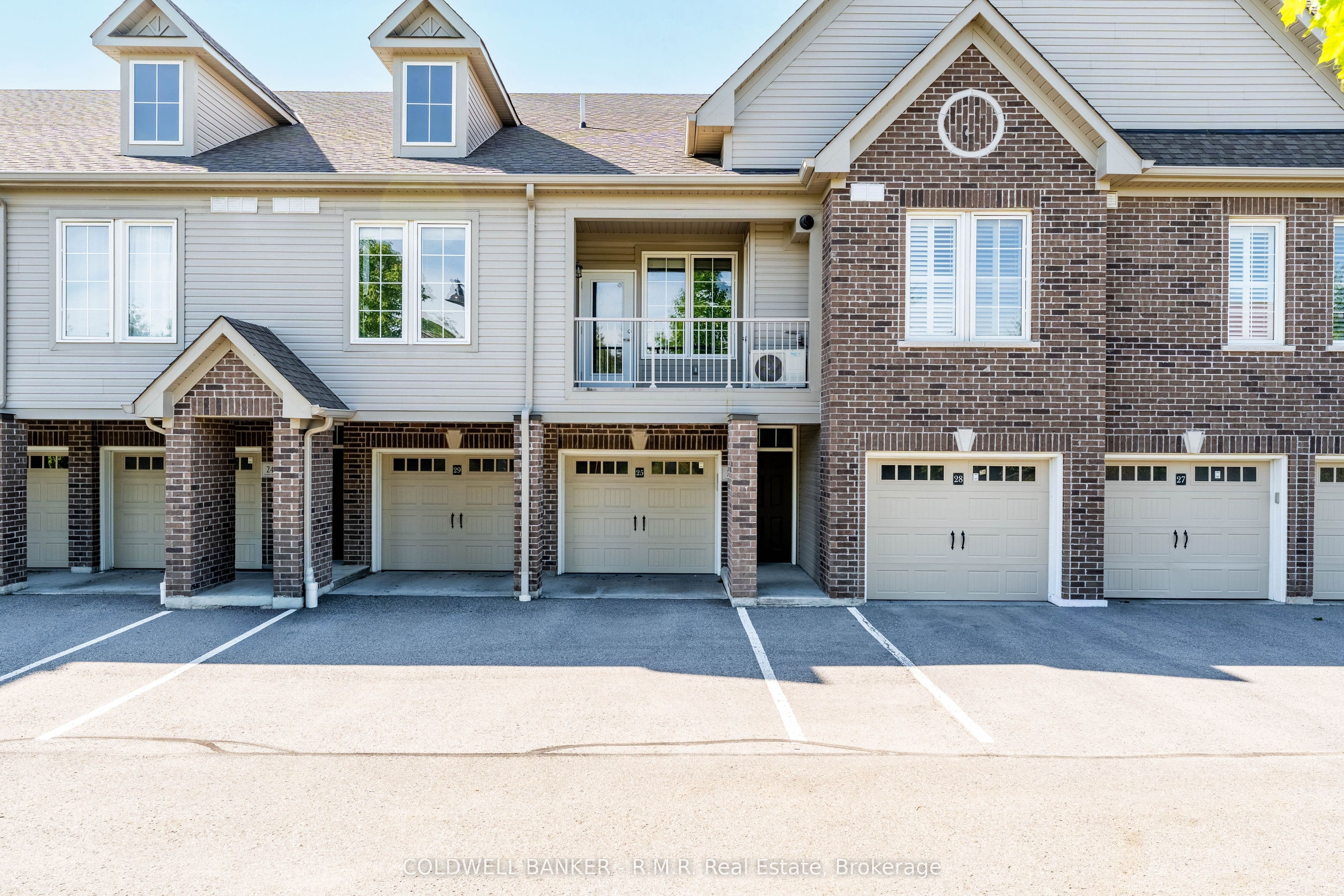 Unit 25 1430 Gord Vinson Avenue photo 1