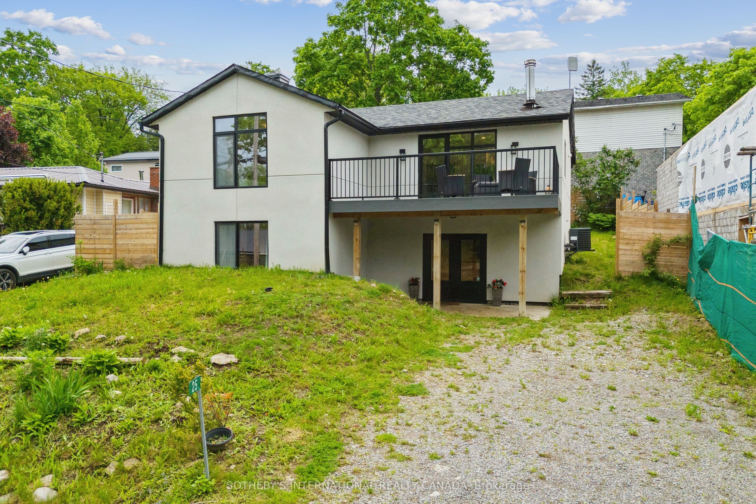 25 Silver Birch Street photo 1