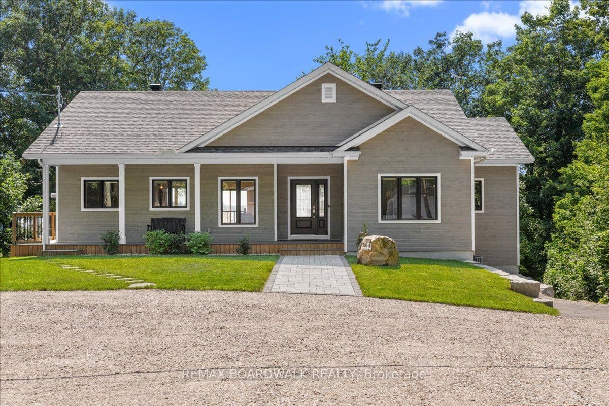 111 Charlie Drive photo 1