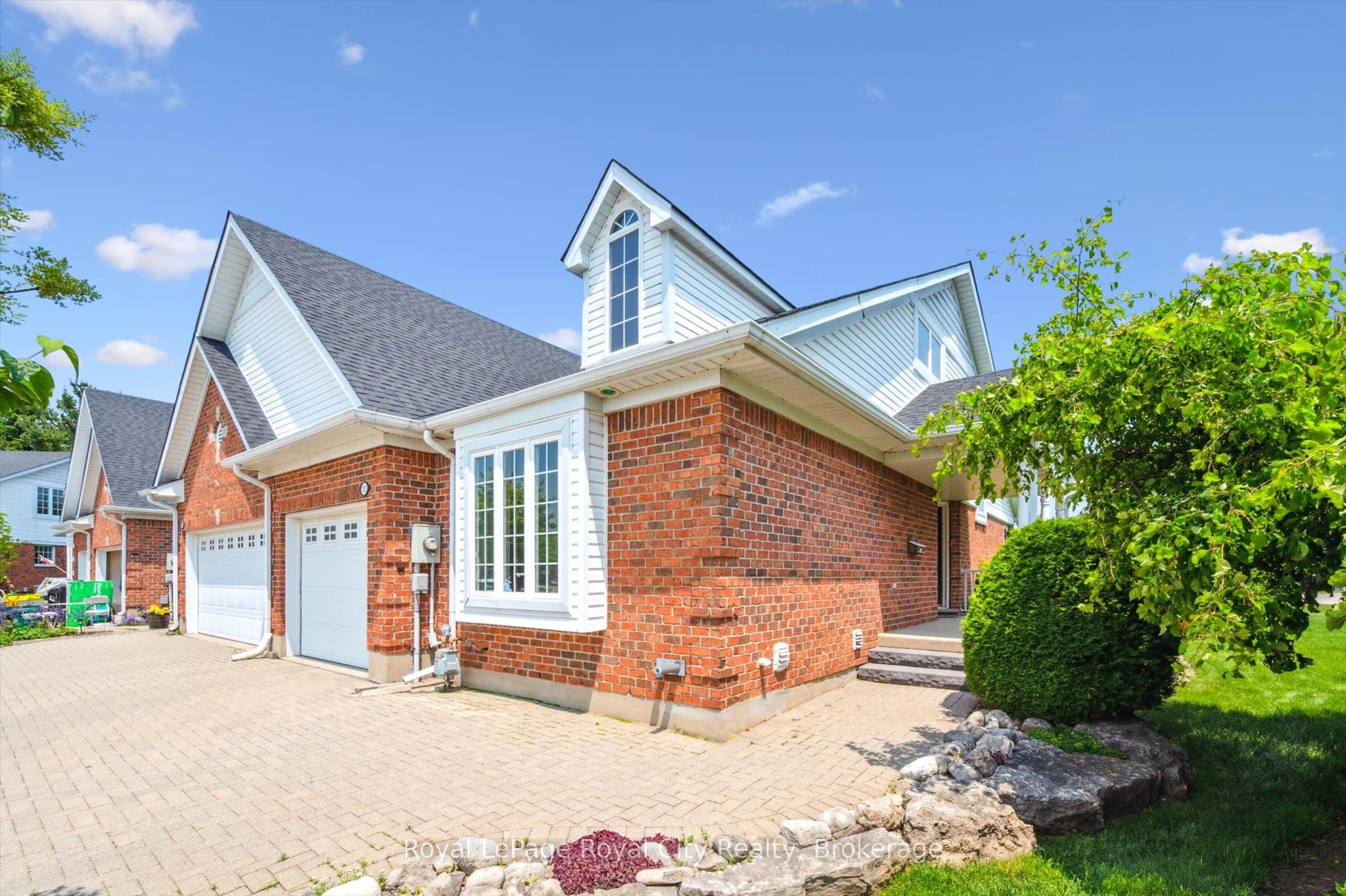 105 Riverwalk Place photo 1