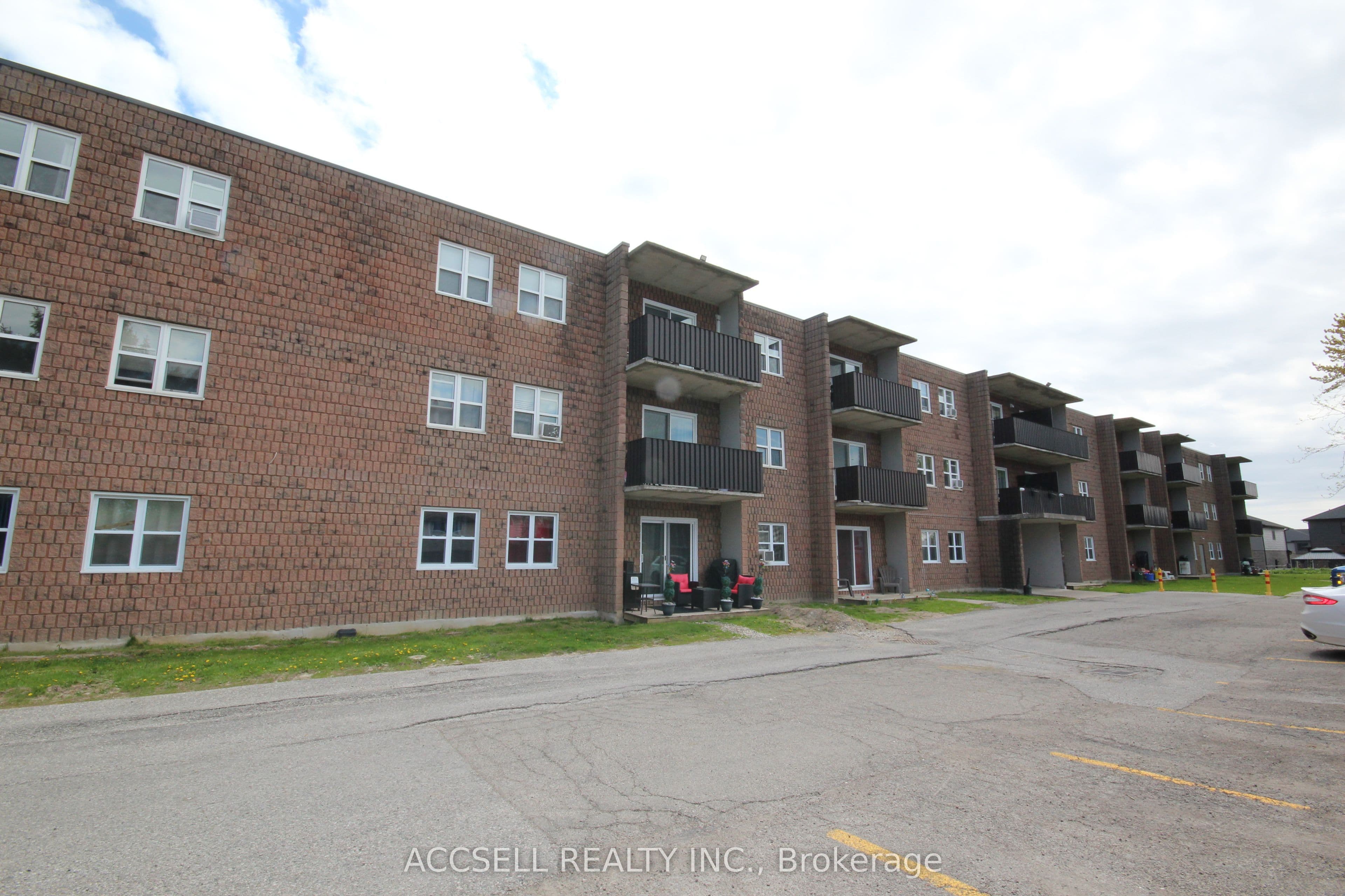 Unit 306 276 Merritt Avenue photo 1