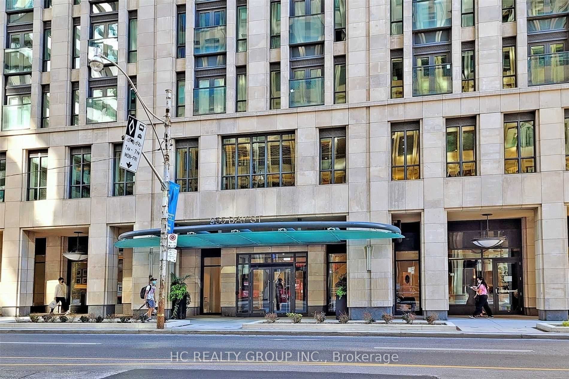 955 Bay Street photo 1