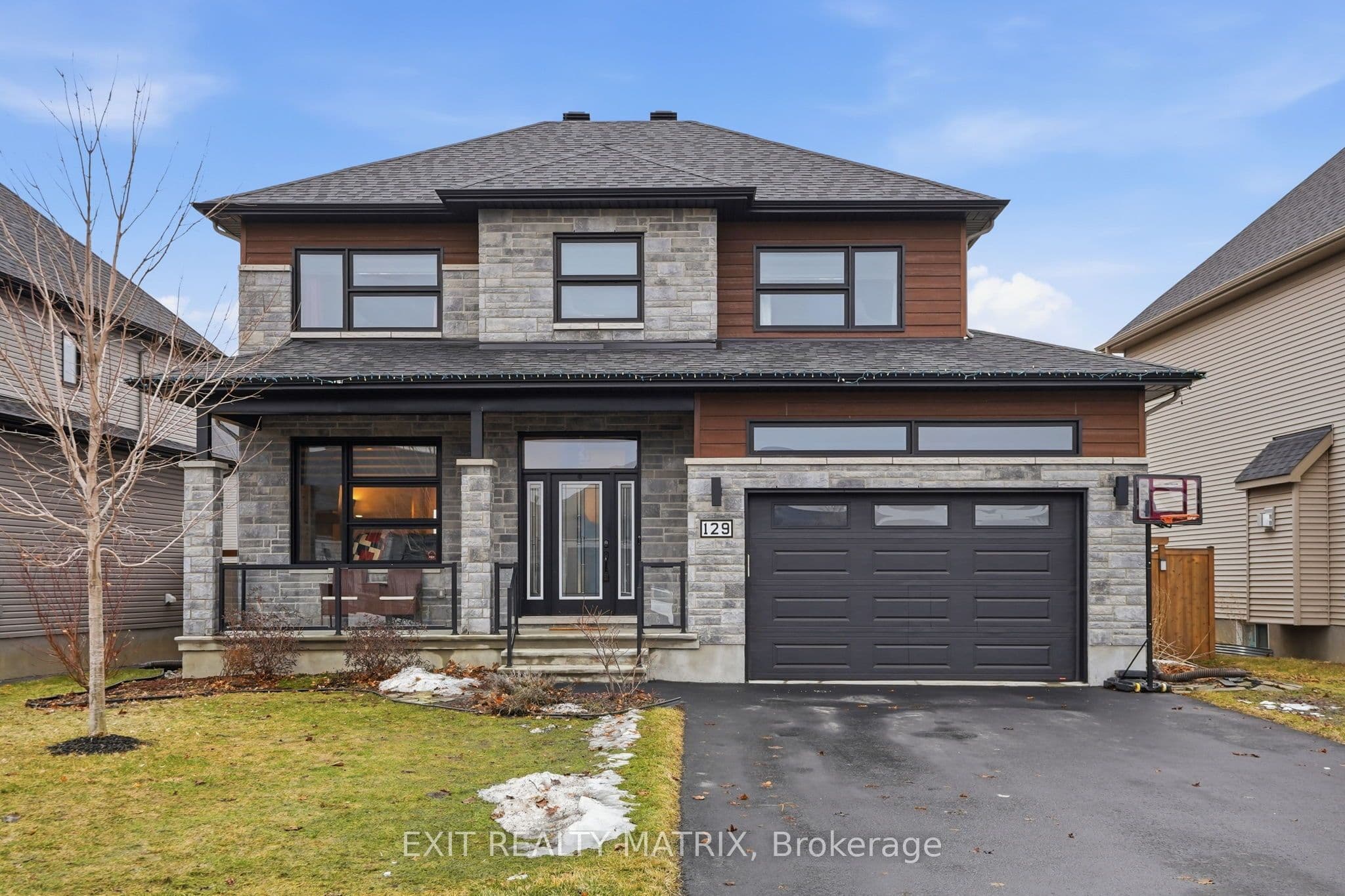 129 Lyon Street photo 1