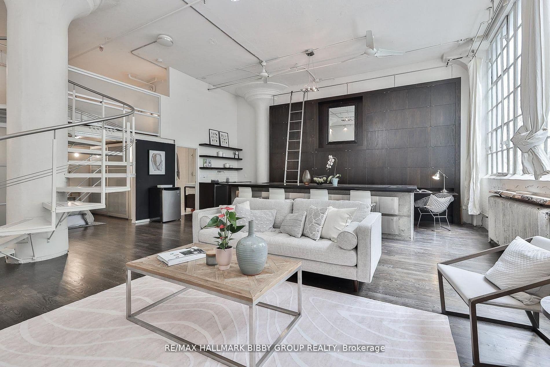 Unit 315 245 Carlaw Avenue photo 1