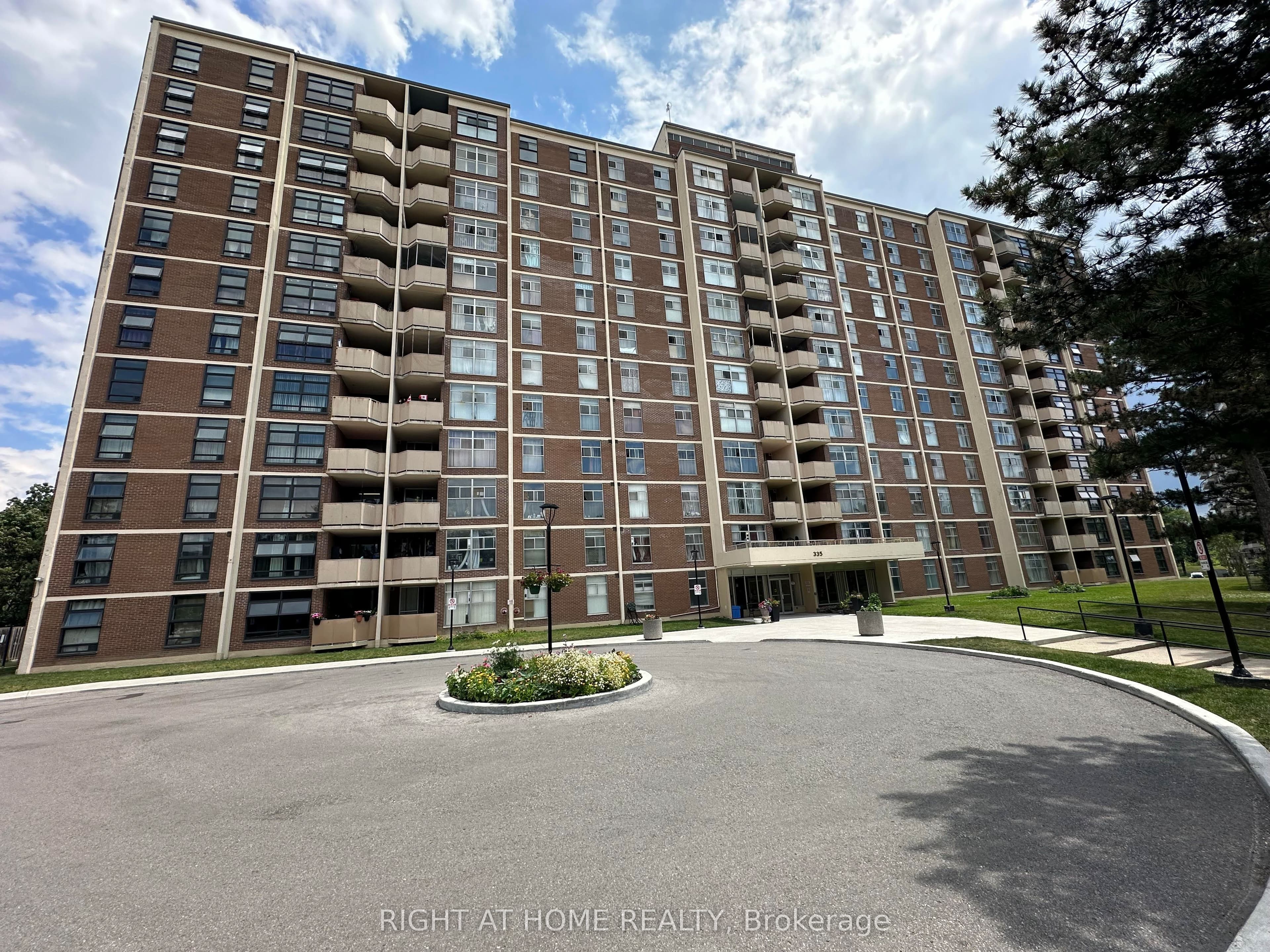 Unit 211 335 Driftwood Avenue photo 1