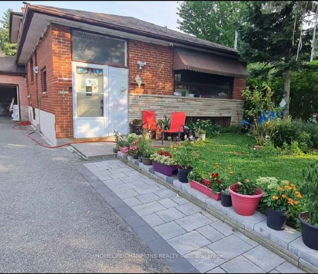 701 Brimorton Drive photo 1