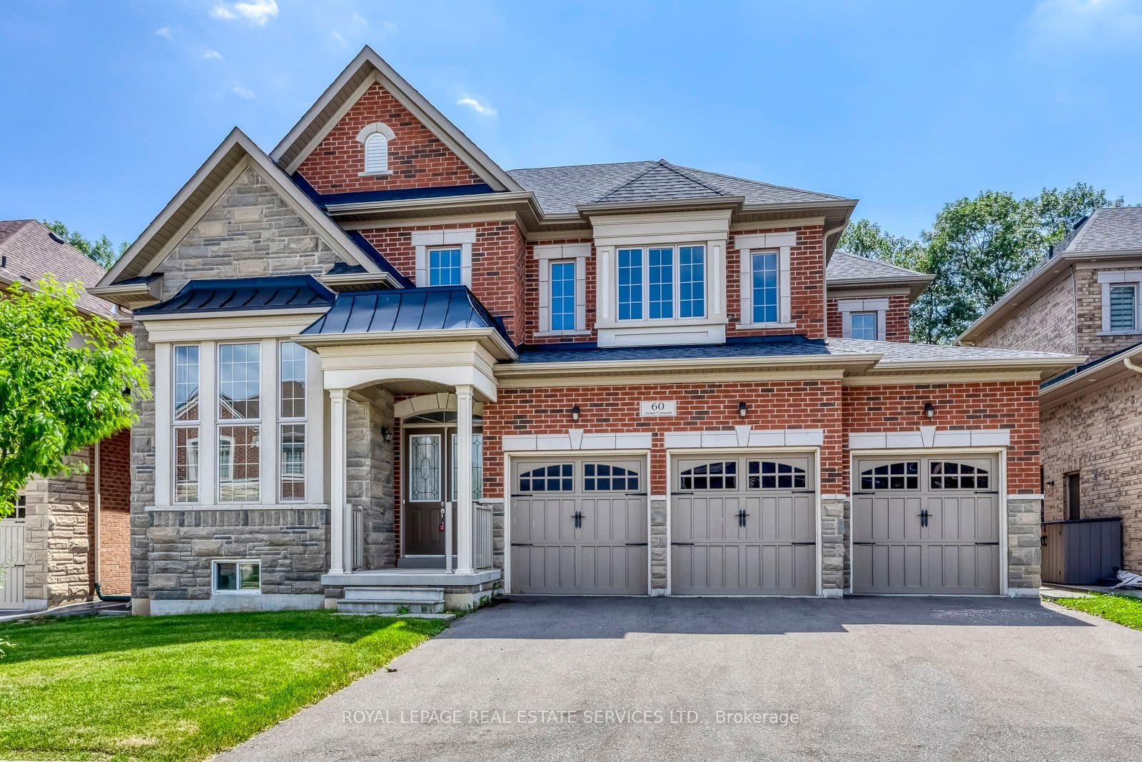 60 Avanti Crescent photo 1