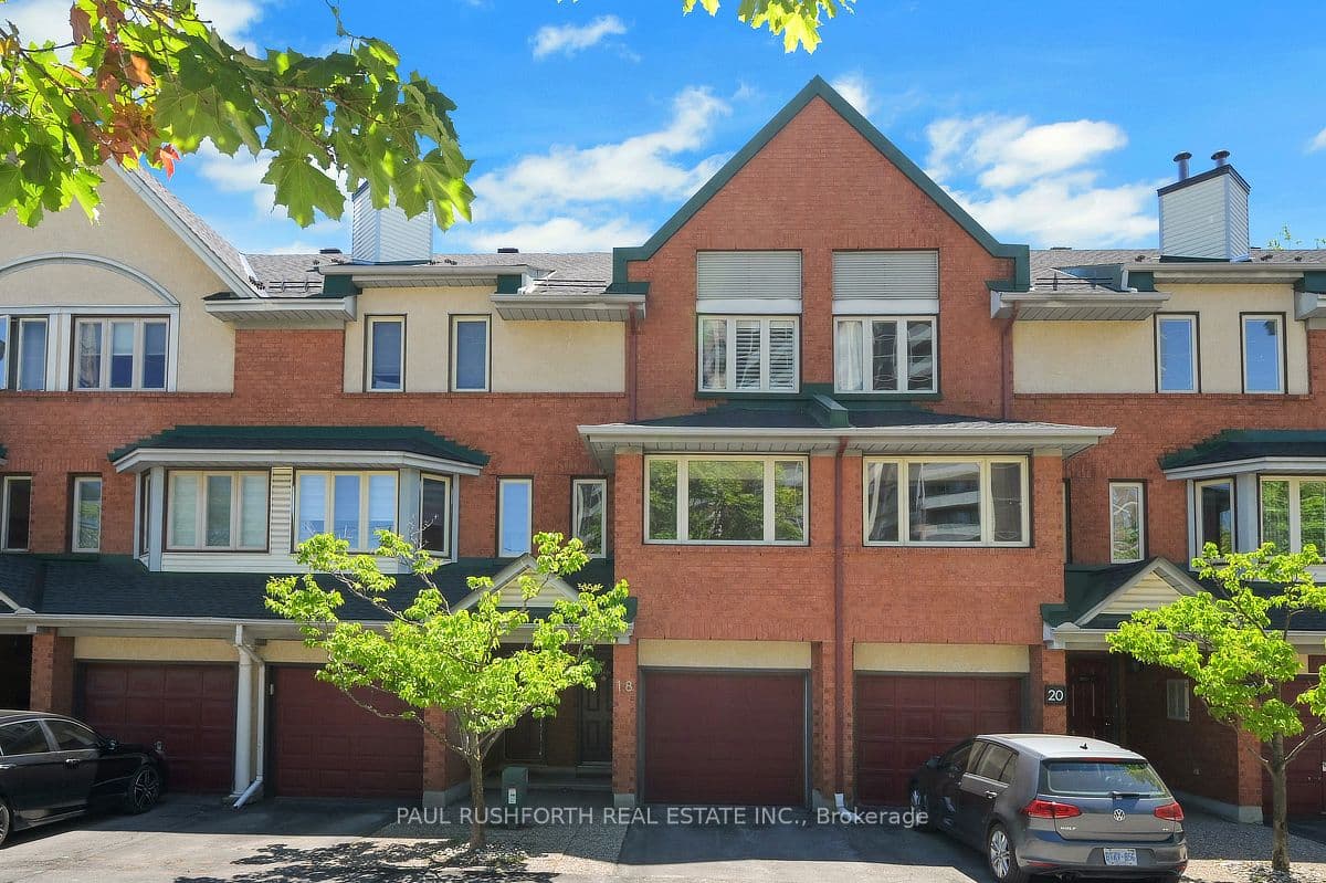 Unit 18 2828 Richmond Road photo 1