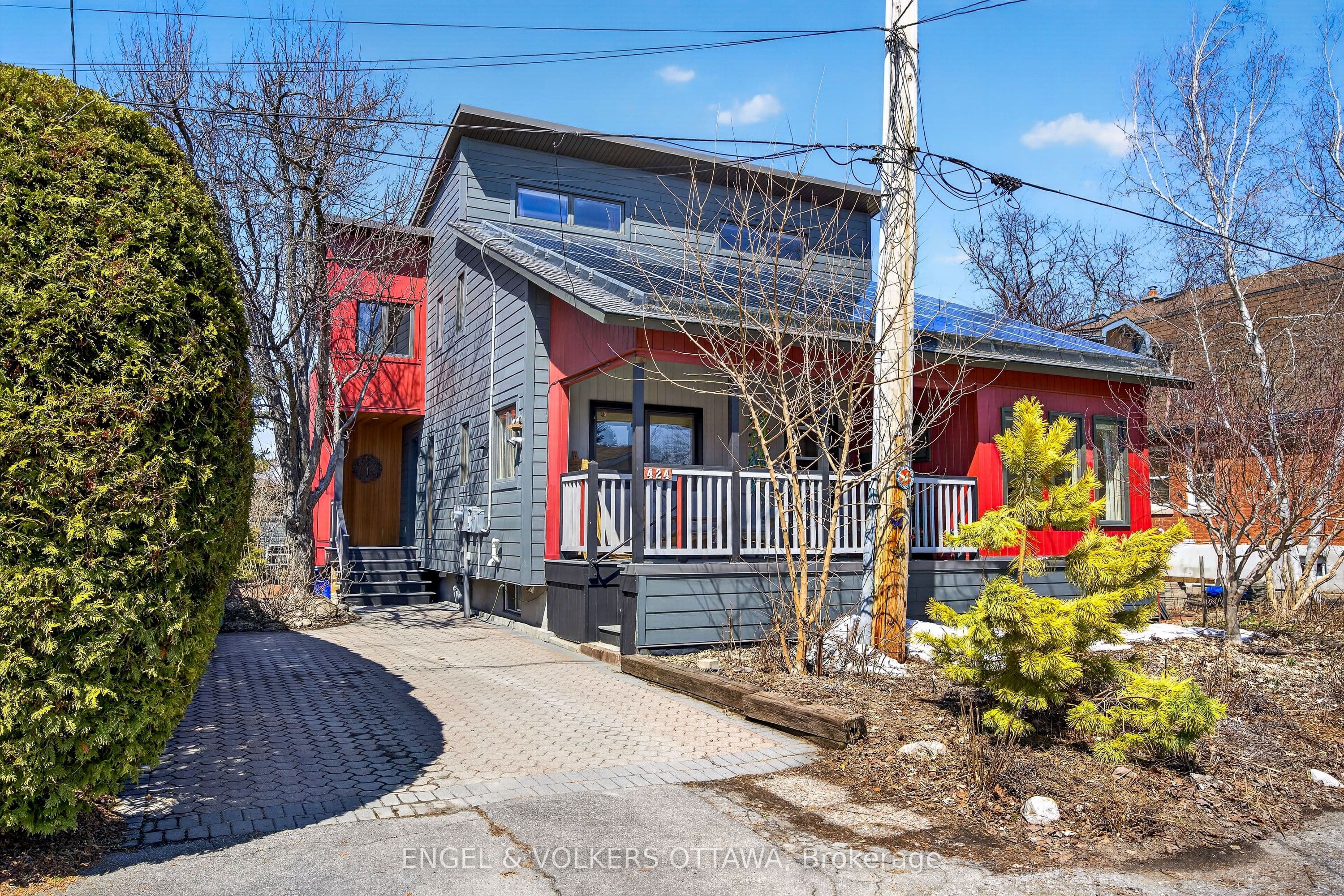 424 Lochaber Avenue photo 1