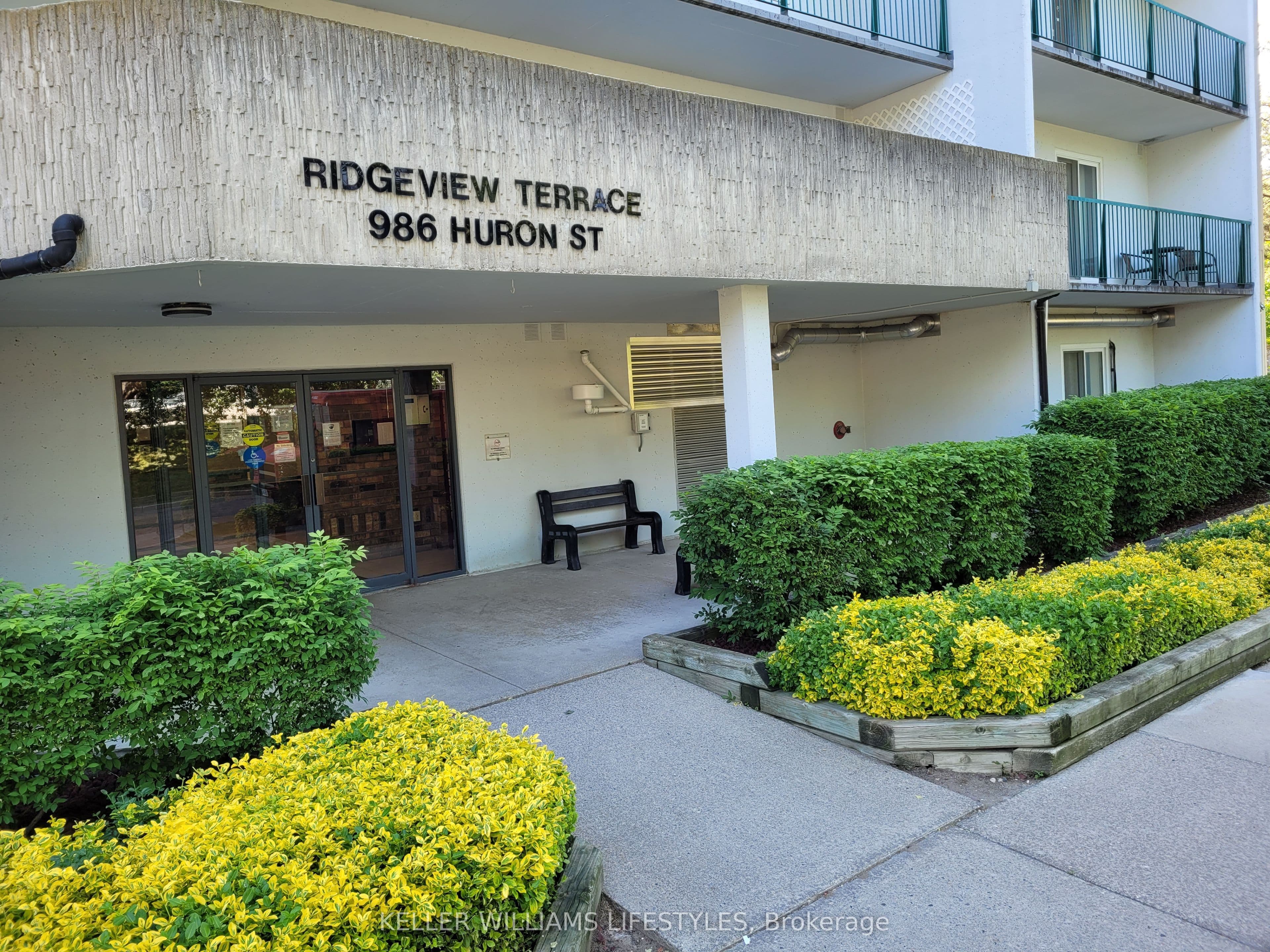Unit 710 986 Huron Street photo 1