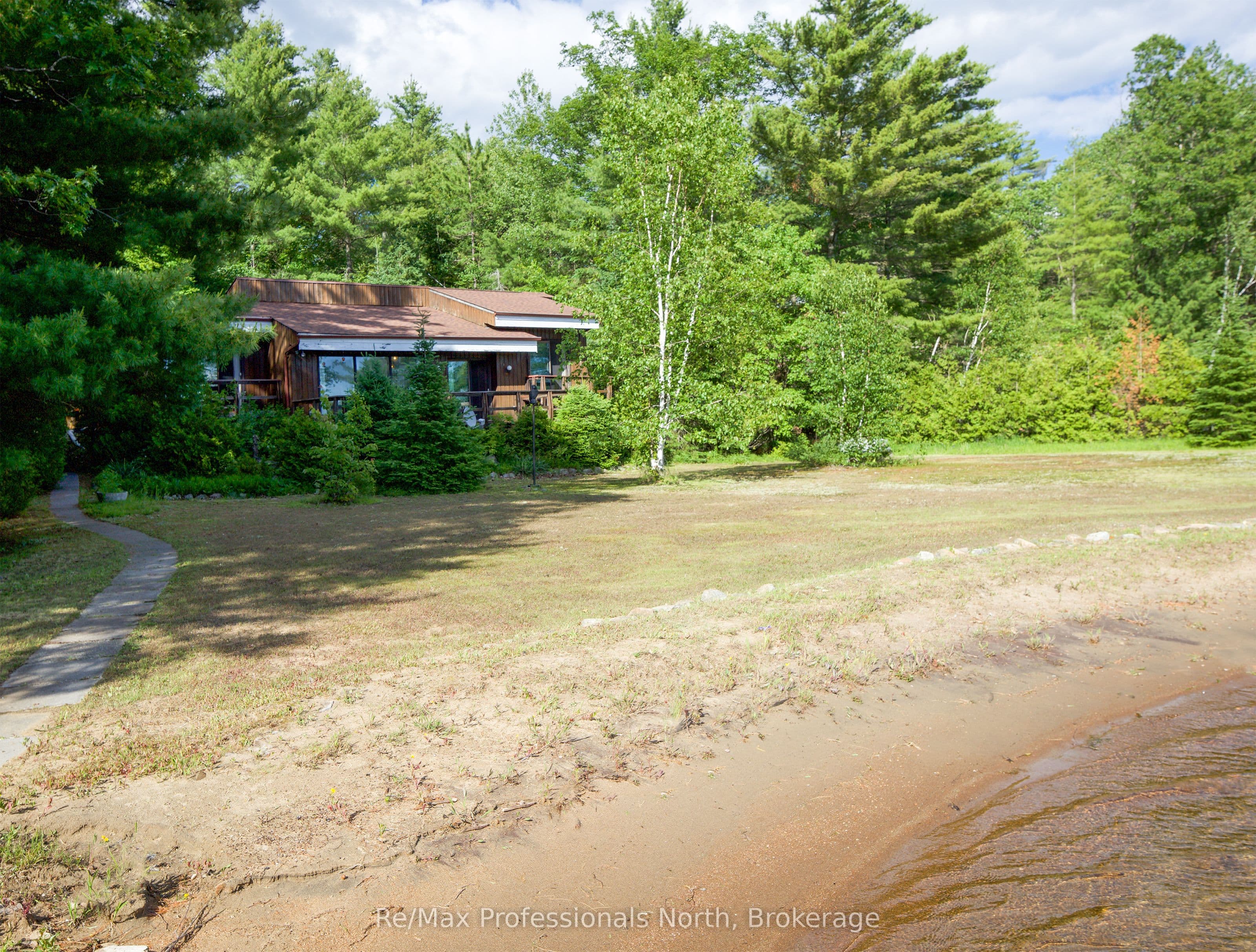 673 Peninsula Road photo 1
