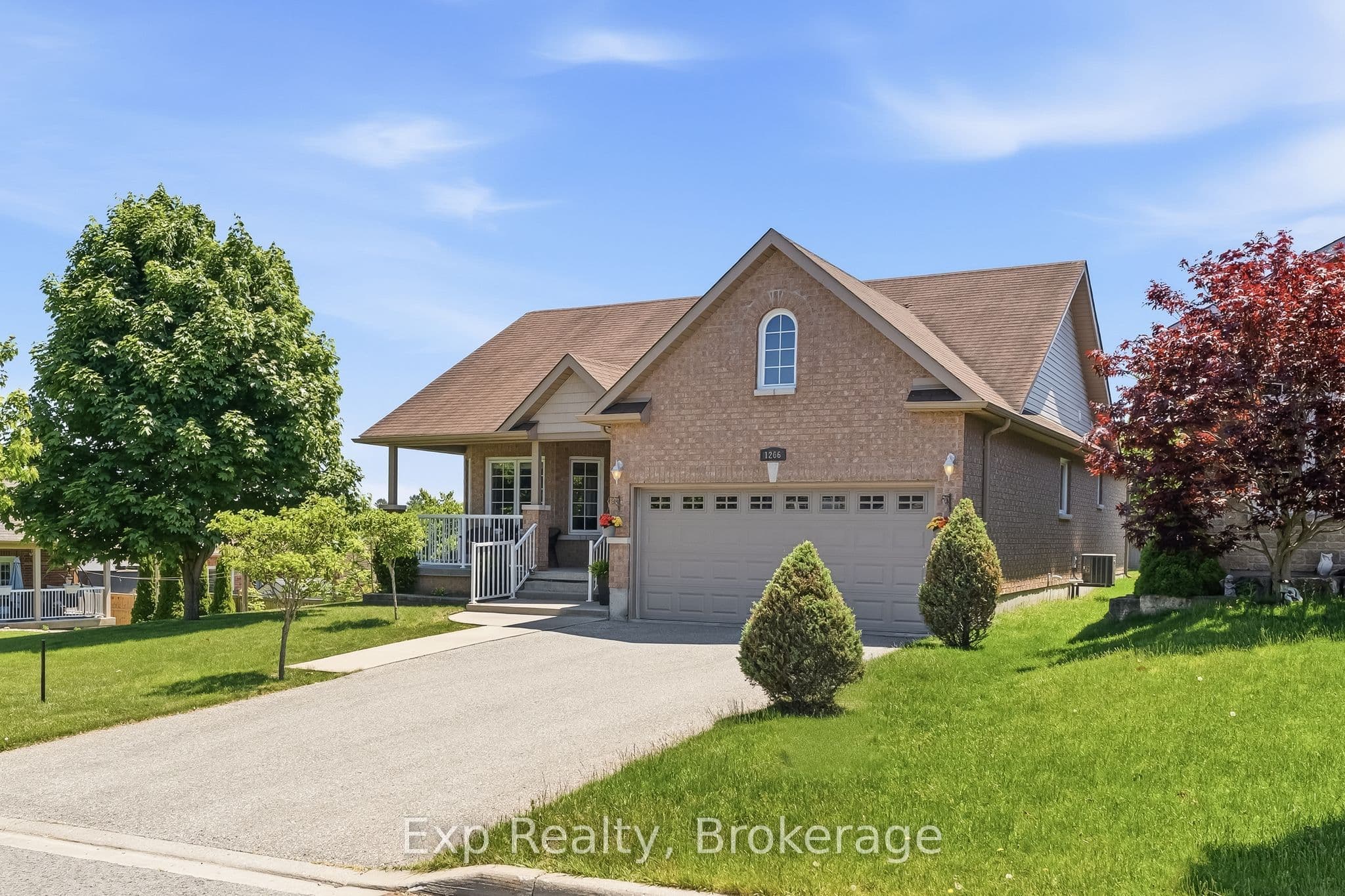 1266 Ashland Drive photo 1