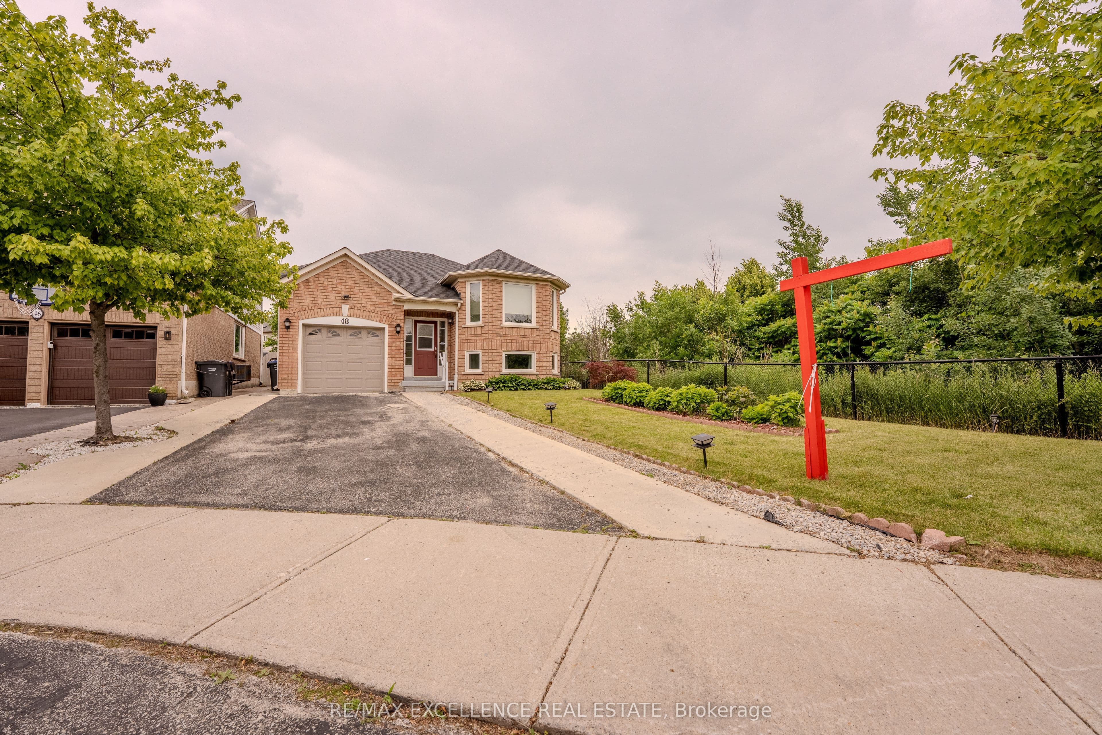 48 Ridgemore Crescent photo 1