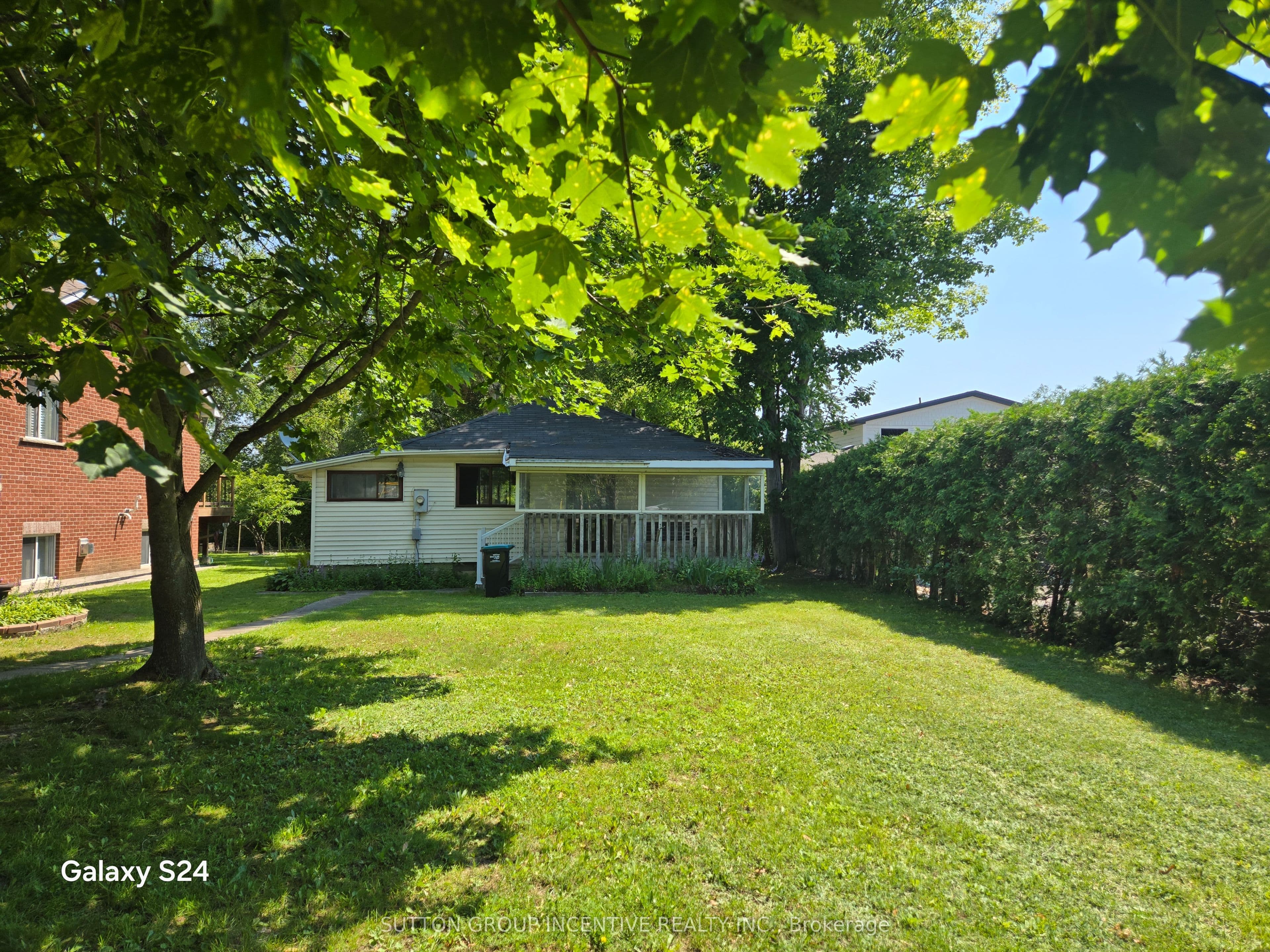 1737 St. John's Road photo 1