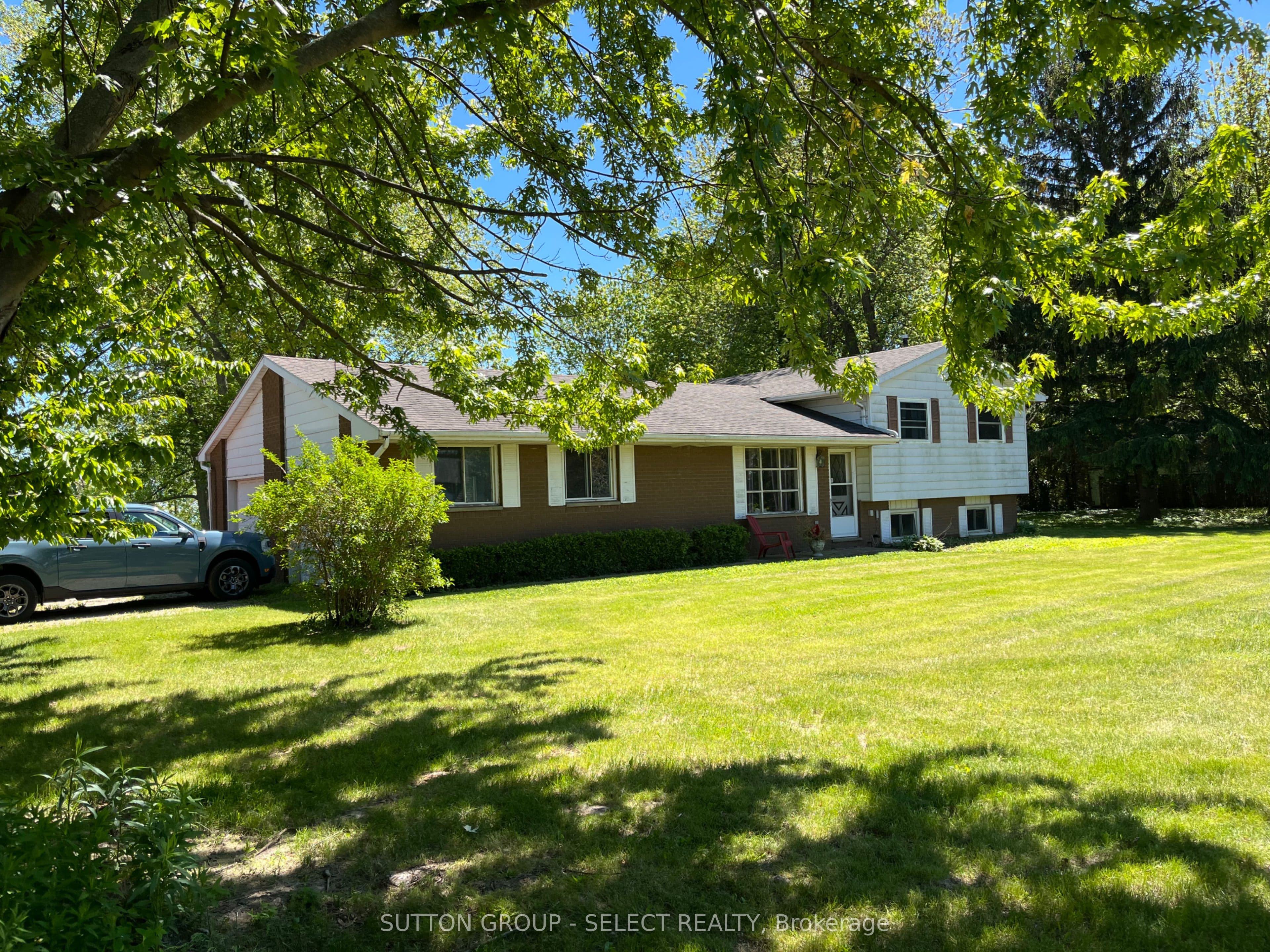 7504 Talbot Trail photo 1