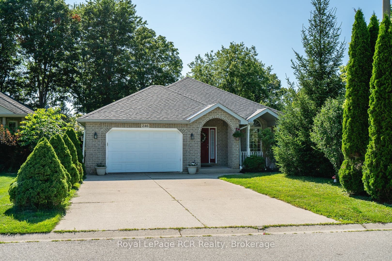246 16th Avenue Crescent photo 1
