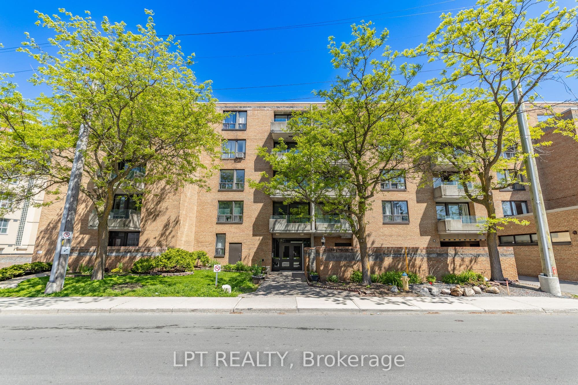 Unit 206 1177 Belanger Avenue photo 1