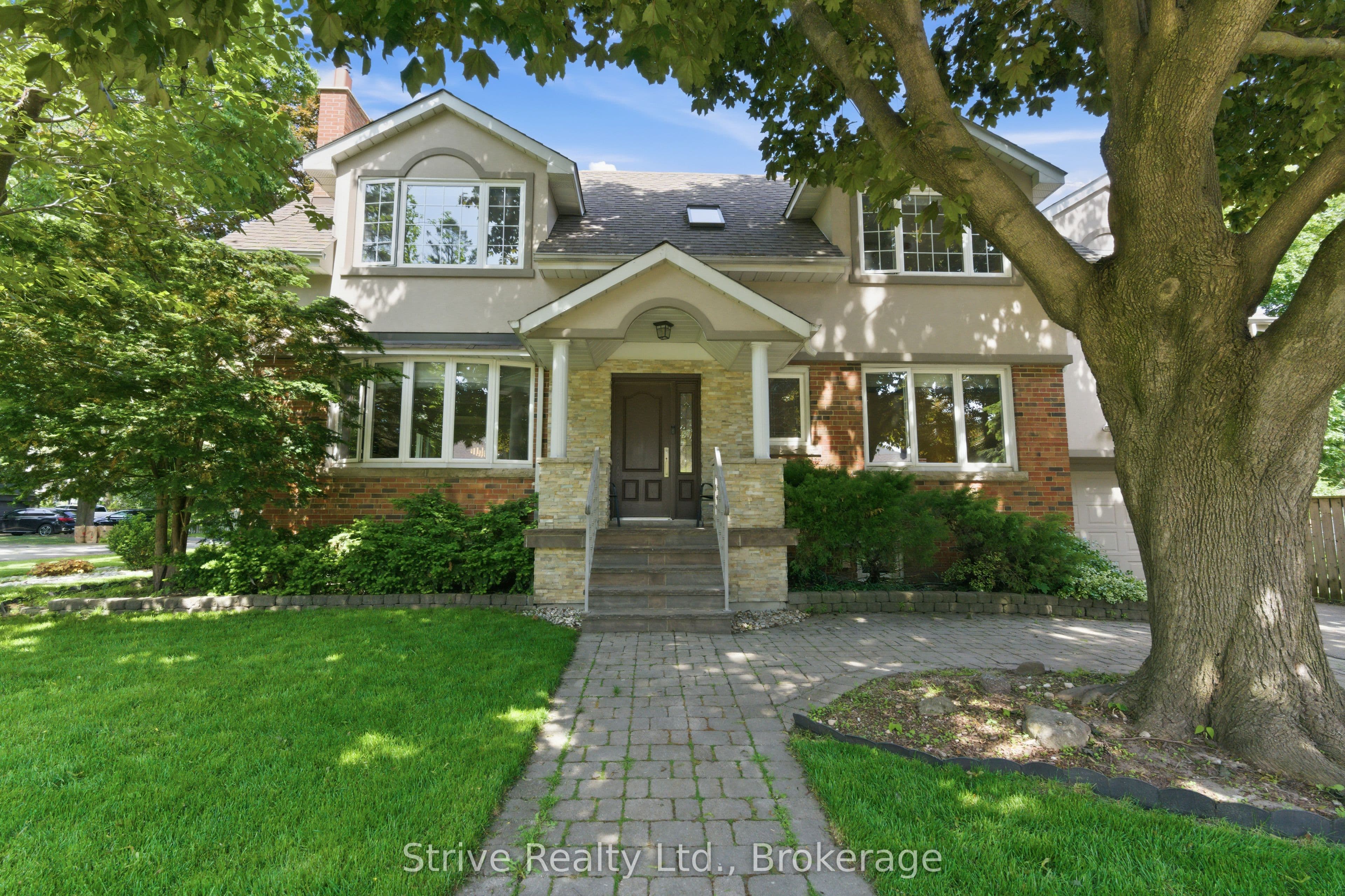 53 Monkton Avenue photo 1